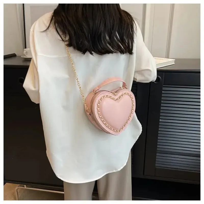 Red Love PU Crossbody Bag Designer Light Luxury Ladies Double Zipper Chain Single Shoulder Bag Fashion High Street Party Handbag
Red Love PU Crossbody Bag Designer Light Luxury Ladies Double Zipper Chain Single Shoulder Bag Fashion High Street Party Handbag