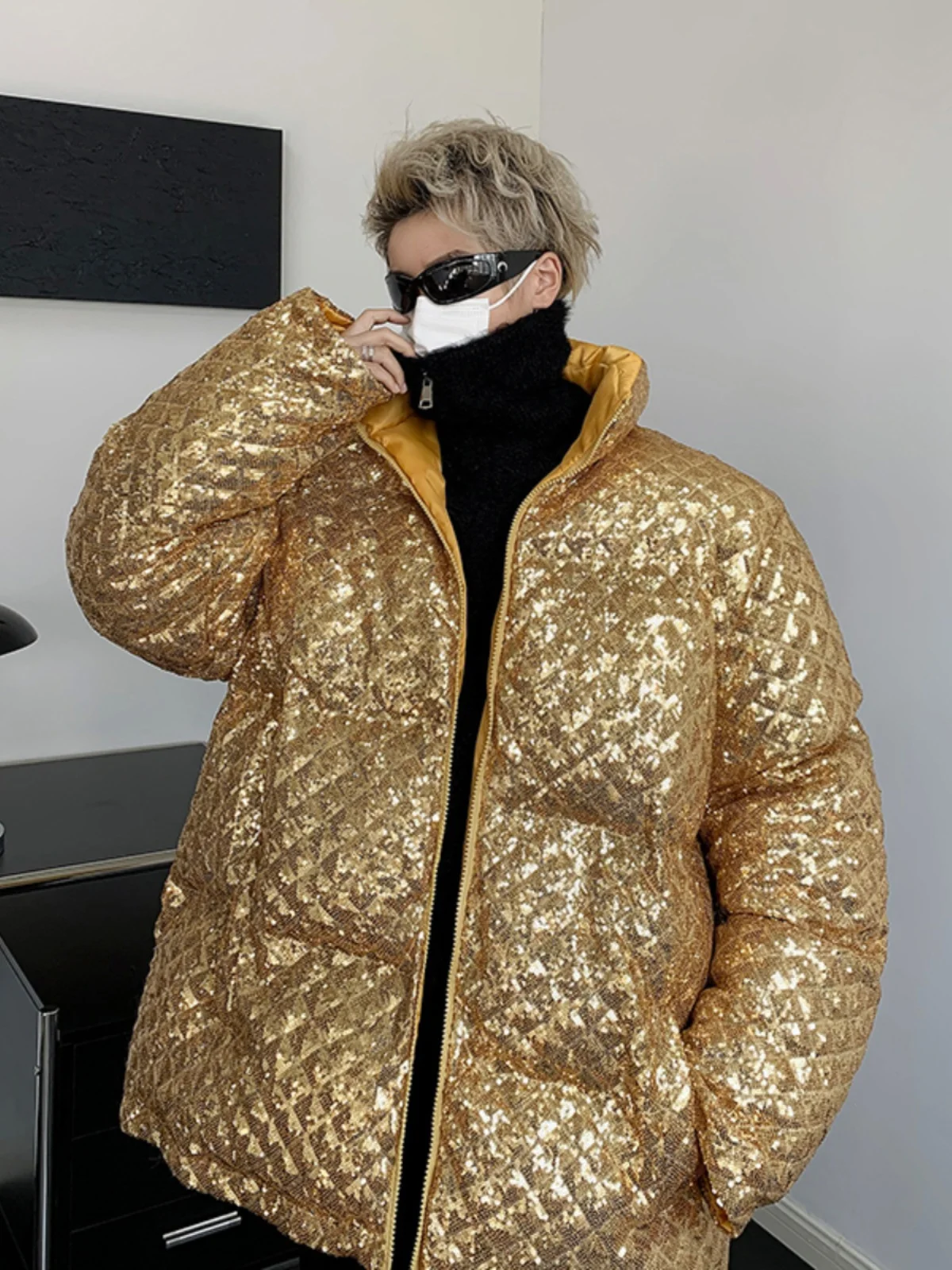 Men's Winter Thiened Diamond Sequin Jaet Loose Fit Stand Collar Cotton Design Casual Faion Warm Outerwear Coat
Men's Winter Thiened Diamond Sequin Jaet Loose Fit Stand Collar Cotton Design Casual Faion Warm Outerwear Coat