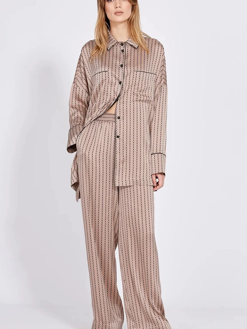 Marthaqiqi Striped Female Sleepwear Set Long Sleeve Nightgown Turn-Down Collar Nightwear Wide Leg Pants Loose Women Nightie Suit
Marthaqiqi Striped Female Sleepwear Set Long Sleeve Nightgown Turn-Down Collar Nightwear Wide Leg Pants Loose Women Nightie Suit