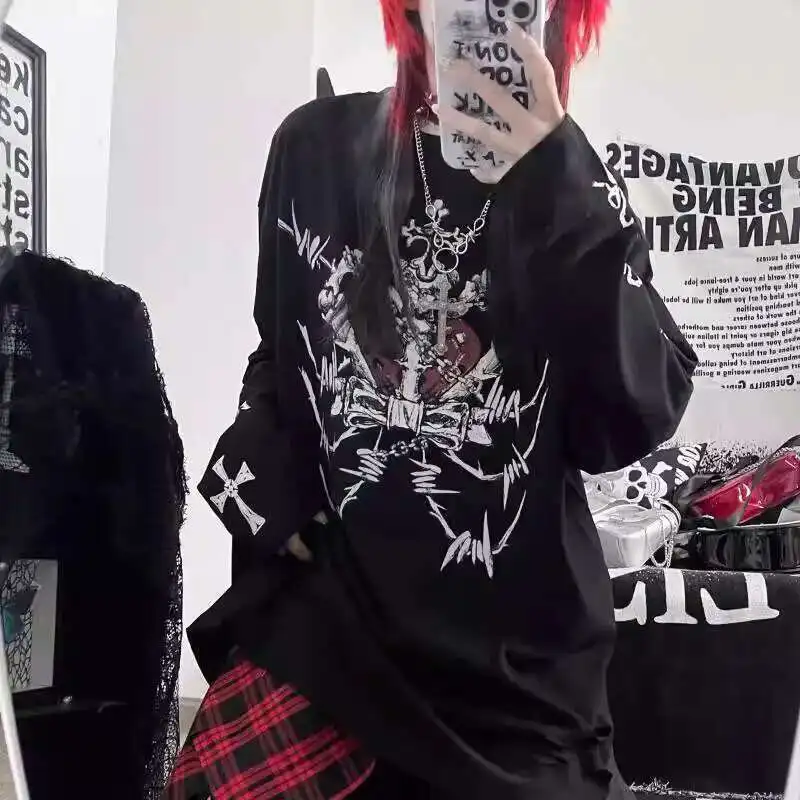 Women Gothic Punk T-shirt Brand Skull Print Subculture Print Dark Punk Top Loose Casual Ripped Hole BF Long Sleeved T-shirt
Women Gothic Punk T-shirt Brand Skull Print Subculture Print Dark Punk Top Loose Casual Ripped Hole BF Long Sleeved T-shirt