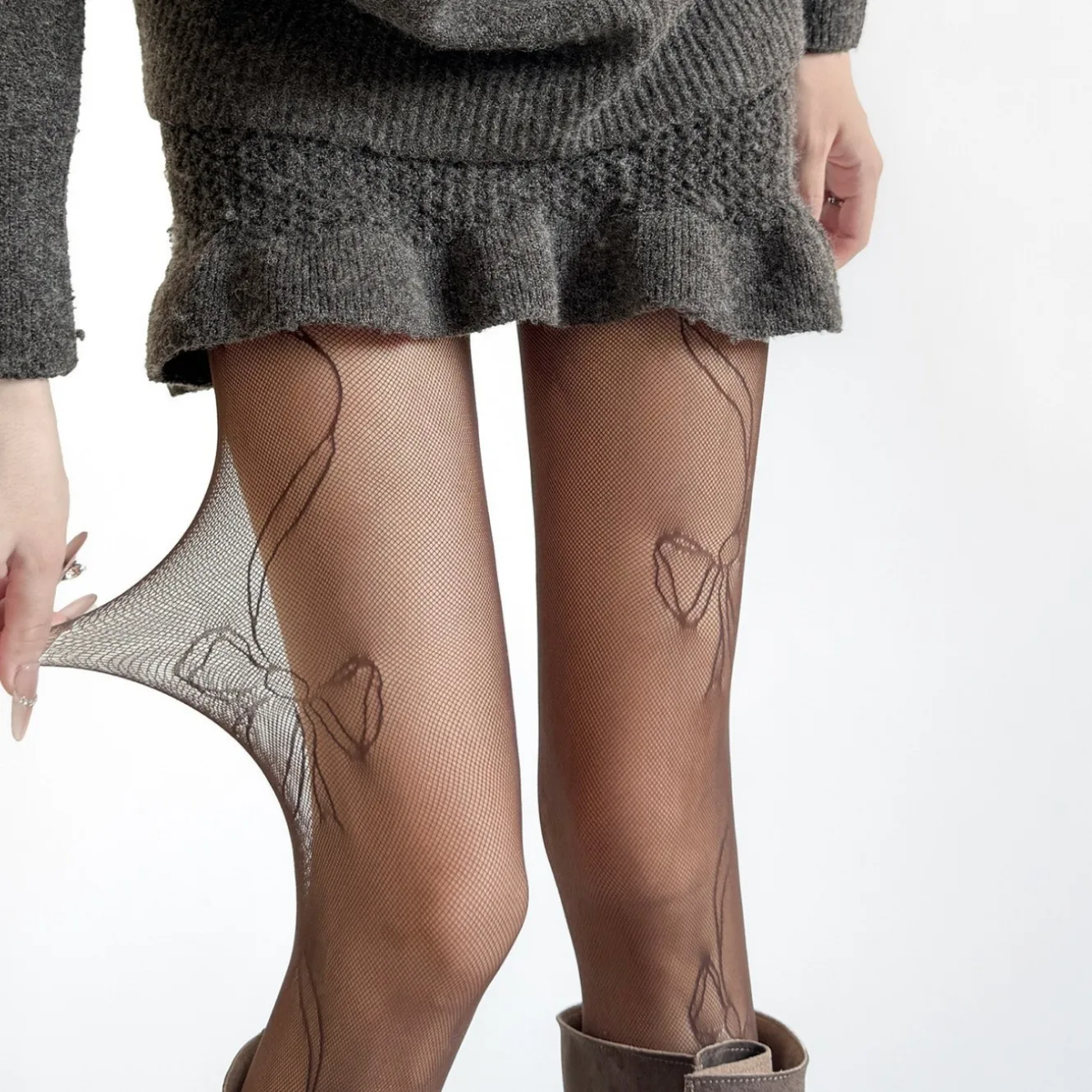 Fashion Side Bow-knotted Jacquard Women's Pantyhose Simple Fine Mesh Summer Lightweight Breathable Hollow Out Tights
Fashion Side Bow-knotted Jacquard Women's Pantyhose Simple Fine Mesh Summer Lightweight Breathable Hollow Out Tights