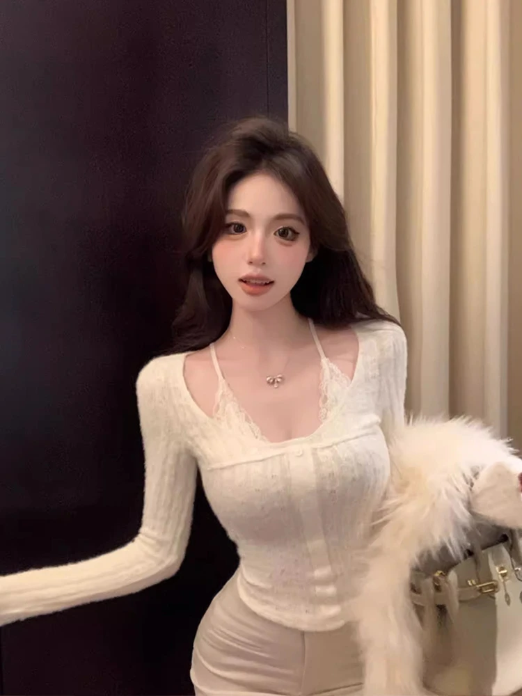 Женский трикотажный свитер с V-образным вырезом и длинными рукавами, имитация двухслойности, весенняя новинка, облегающий крой, с кружевными вставками, в стиле Spicy Girl
Женский трикотажный свитер с V-образным вырезом и длинными рукавами, имитация двухслойности, весенняя новинка, облегающий крой, с кружевными вставками, в стиле Spicy Girl