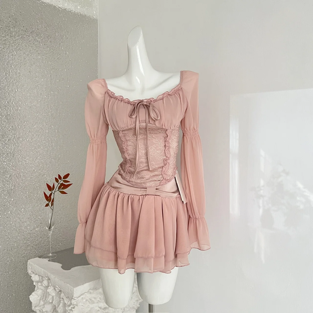 Women's Sweet Spring Summer Two Pieces Skirt Set Lady O Neck Long Sleeve Lace Patchwork Short Shirt Top + A Line Mini Skirt
Women's Sweet Spring Summer Two Pieces Skirt Set Lady O Neck Long Sleeve Lace Patchwork Short Shirt Top + A Line Mini Skirt