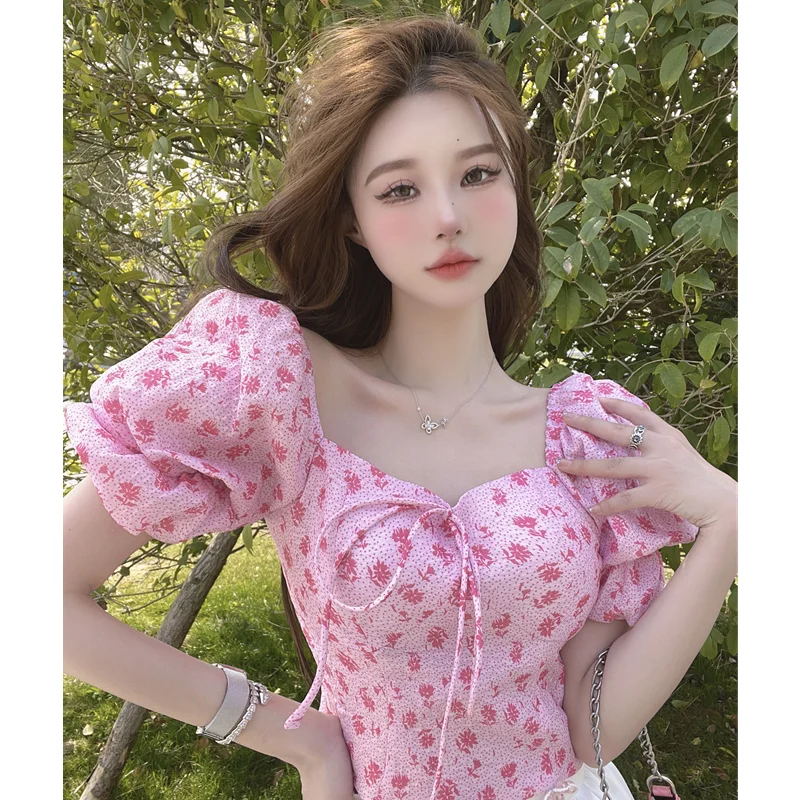Summer Women's Clothing Bottom Shirt Spicy Girls Pink Floral Square Neck Short-sleeved Shirt Bubble Sleeve Short Sexy Waist Top
Summer Women's Clothing Bottom Shirt Spicy Girls Pink Floral Square Neck Short-sleeved Shirt Bubble Sleeve Short Sexy Waist Top