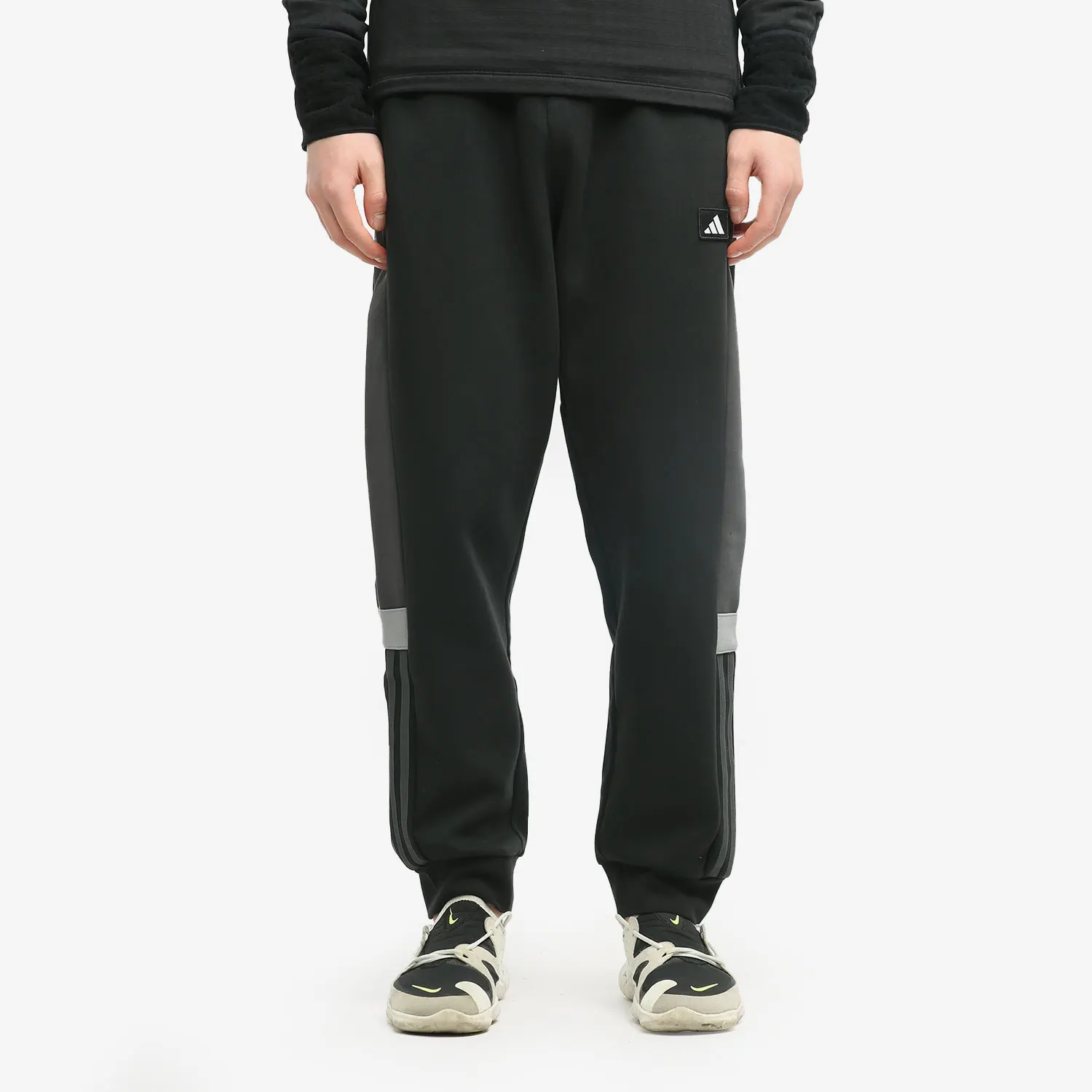 Оригинальные мужские трикотажные повседневные спортивные брюки Adidas UB PNT DK GM4399
Оригинальные мужские трикотажные повседневные спортивные брюки Adidas UB PNT DK GM4399