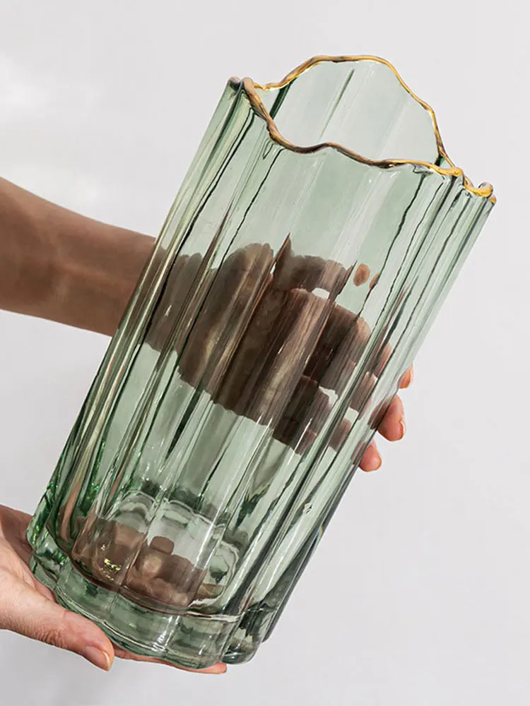 Modern simple gilded transparent straight tube glass vase decoration Nordic living room flower arrangement Dracaena
Modern simple gilded transparent straight tube glass vase decoration Nordic living room flower arrangement Dracaena
