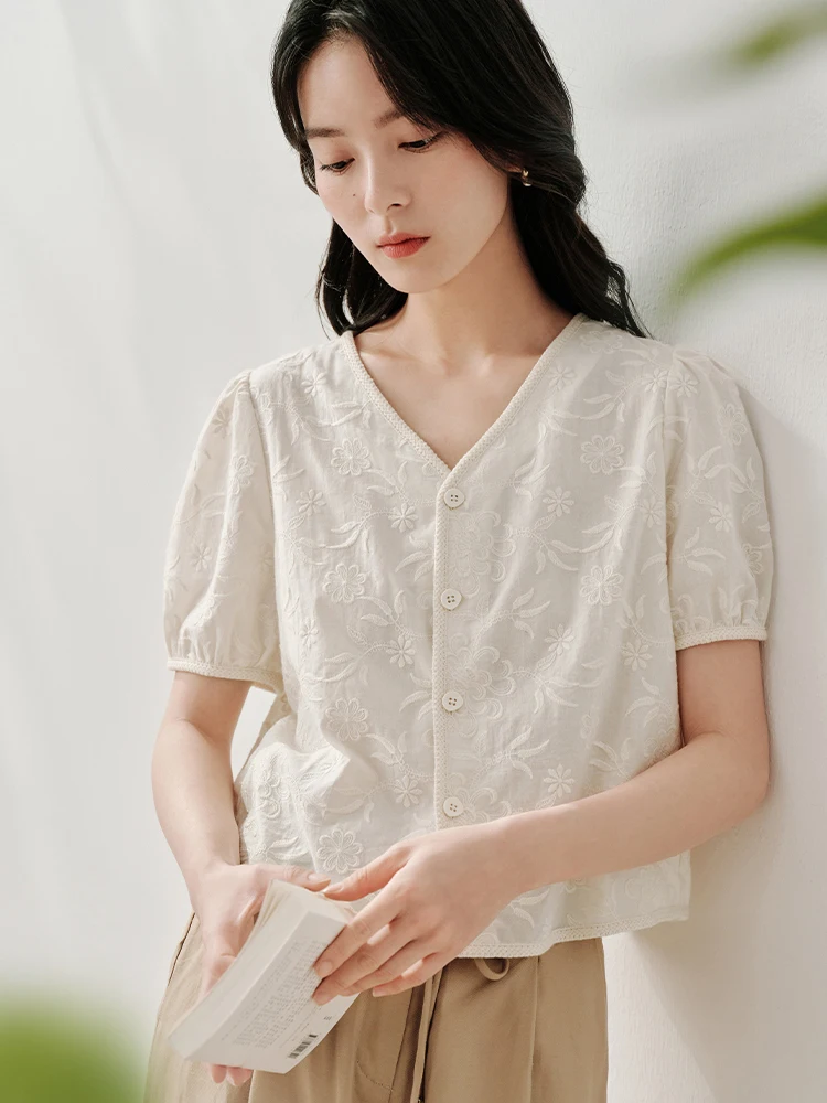 Elegant V-Neck Short Sleeve Embroidered Floral Shirt Women's Summer New Design Sweet Style Korean Loose Fit Bubble Sleeve Top
Elegant V-Neck Short Sleeve Embroidered Floral Shirt Women's Summer New Design Sweet Style Korean Loose Fit Bubble Sleeve Top