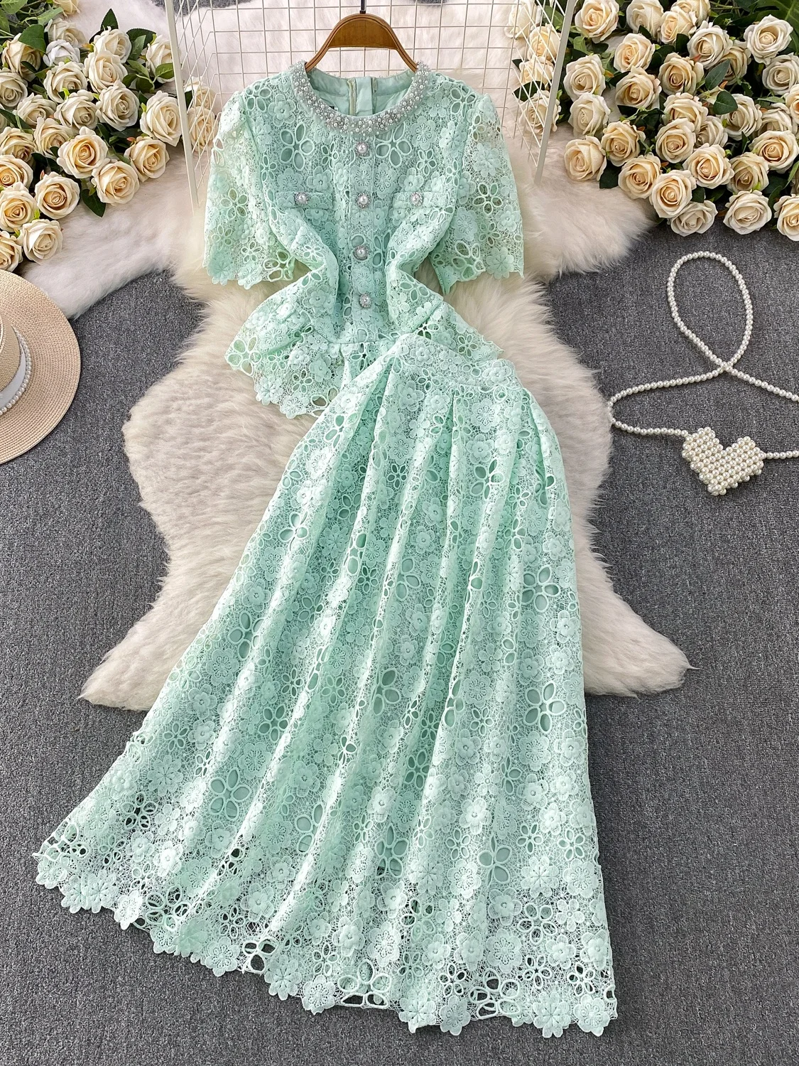 Elegant Lace Top High Waist Slimming Midi Skirt Two Piece Set Fashionable Commute Style Bubble Sleeve round Neck Short Sleeve
Elegant Lace Top High Waist Slimming Midi Skirt Two Piece Set Fashionable Commute Style Bubble Sleeve round Neck Short Sleeve
