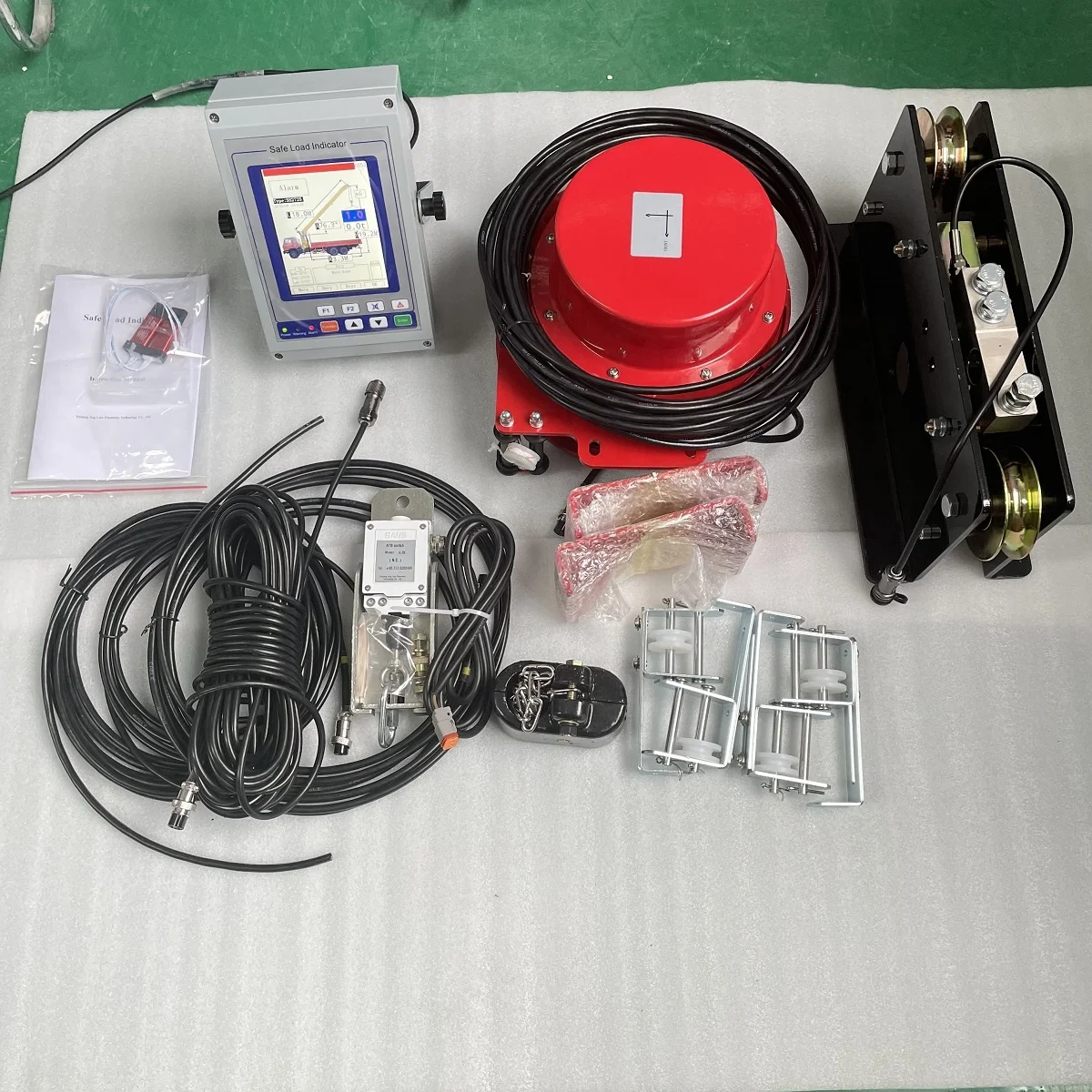 JL-3000 Customized Load Moment Indicator(LMI)/Safe Load Indicator(SLI) Full Set With Length&angle Sensor For Boom Truck Cranes
JL-3000 Customized Load Moment Indicator(LMI)/Safe Load Indicator(SLI) Full Set With Length&angle Sensor For Boom Truck Cranes