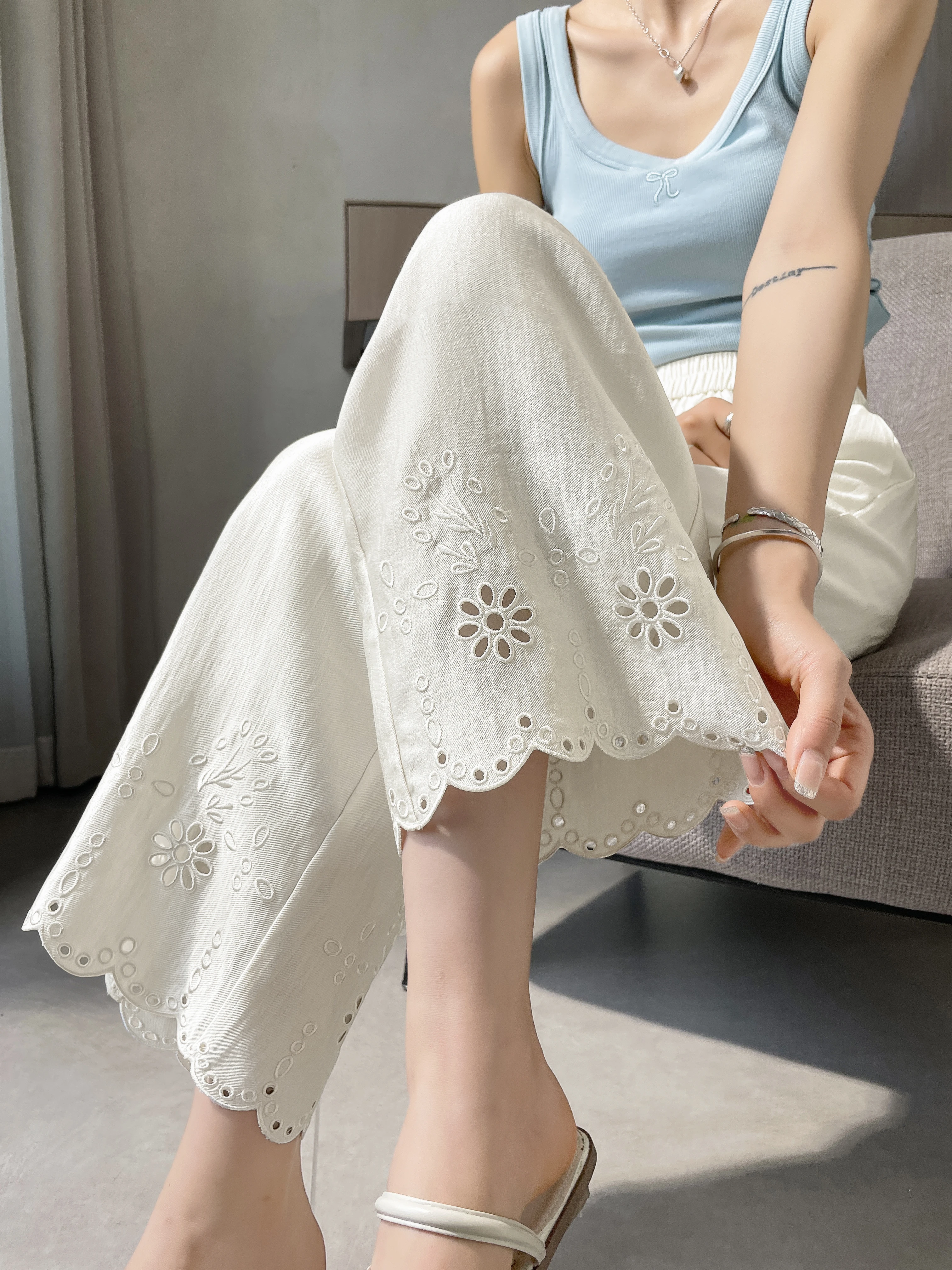 Lightweight Summer Linen Wide Leg Pants Women's Lace Hollow out Casual Straight Cut Nine Point Pants High Waist Loose Fit
Lightweight Summer Linen Wide Leg Pants Women's Lace Hollow out Casual Straight Cut Nine Point Pants High Waist Loose Fit