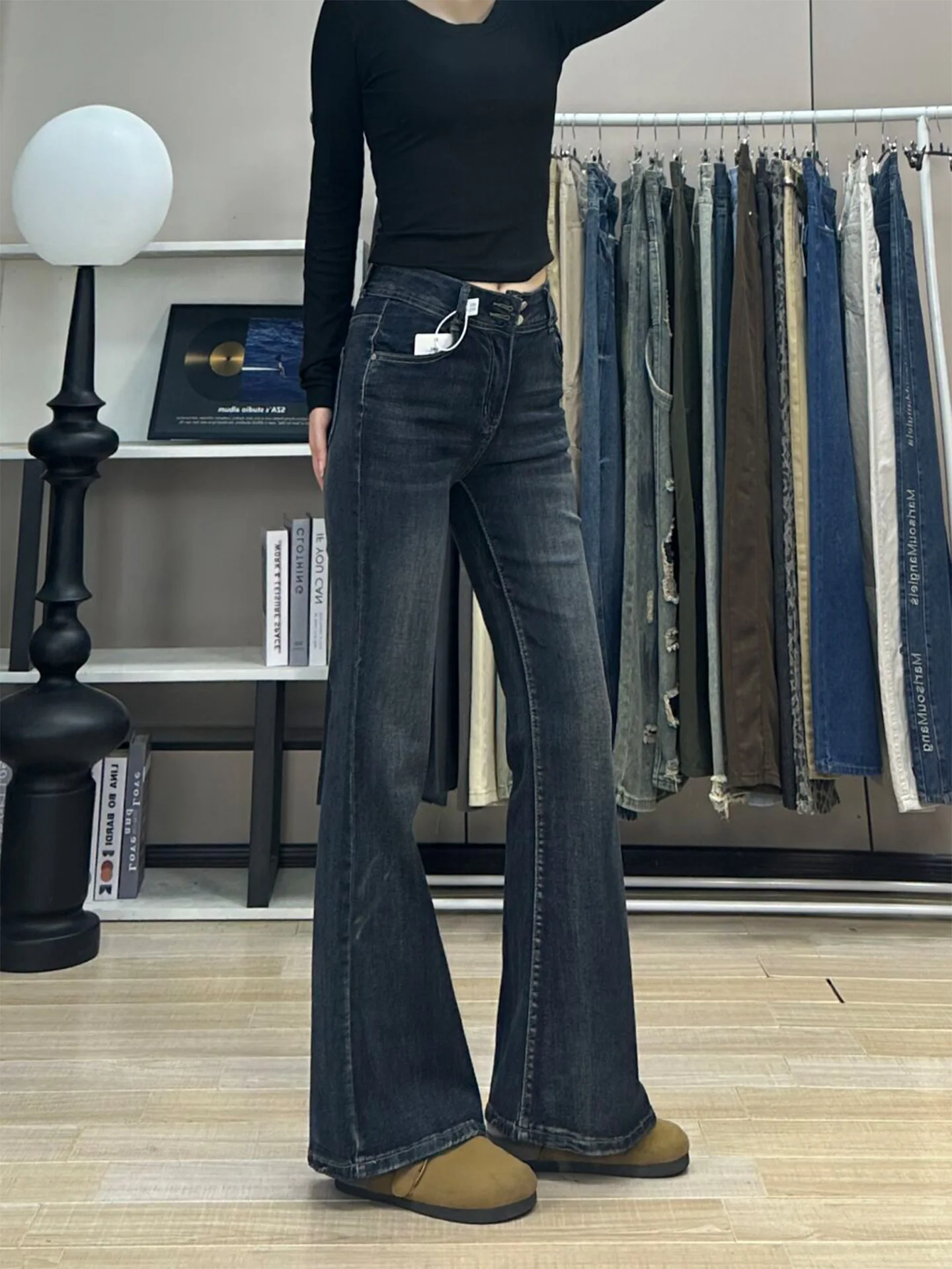 Джинсовые брюки в стиле ретро American High Street k Wa Fce на подкладке, облегающие джинсовые брюки с девятью зубцами, женские зимние новые джинсы Sle Distred
Джинсовые брюки в стиле ретро American High Street k Wa Fce на подкладке, облегающие джинсовые брюки с девятью зубцами, женские зимние новые джинсы Sle Distred