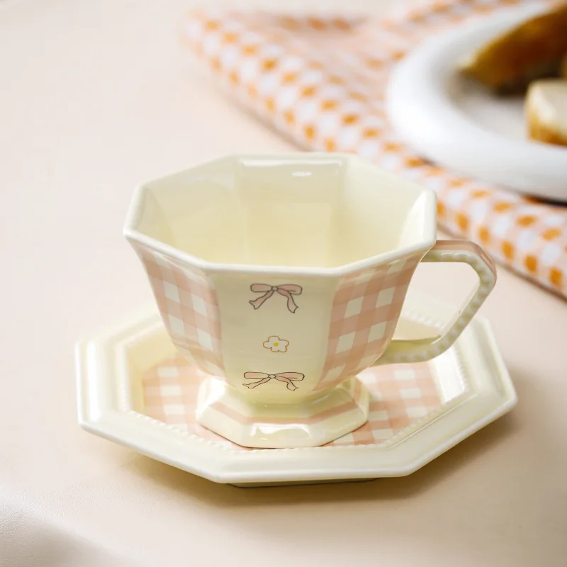 DSA ceramic coffee cup saucer home afternoon tea cup premium pink plaid water cup set
DSA ceramic coffee cup saucer home afternoon tea cup premium pink plaid water cup set