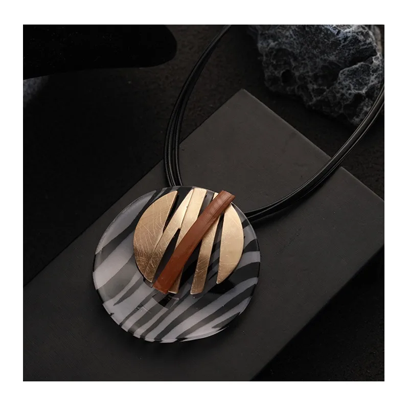Foreign Trade Special for Popular Exquisite Niche Geometric Alloy Pendant Fashionable Personality Versatile Women's Collarbone C
Foreign Trade Special for Popular Exquisite Niche Geometric Alloy Pendant Fashionable Personality Versatile Women's Collarbone C