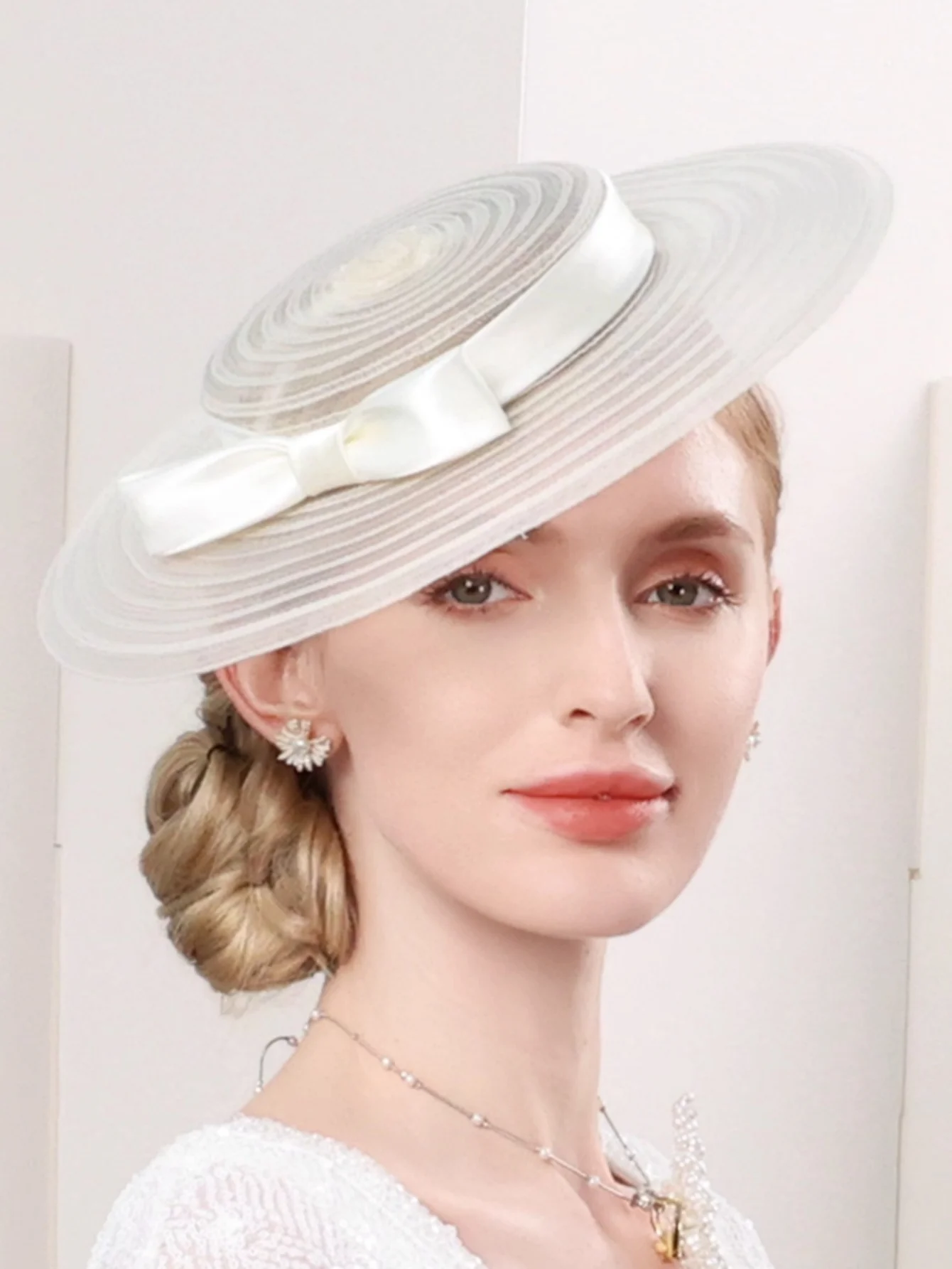 Elegant Mesh Fascinator Hats For Women Hair Accessories Wide Brim Tea Party Kentucky Church Derby Party Wedding Headband Hat
Elegant Mesh Fascinator Hats For Women Hair Accessories Wide Brim Tea Party Kentucky Church Derby Party Wedding Headband Hat