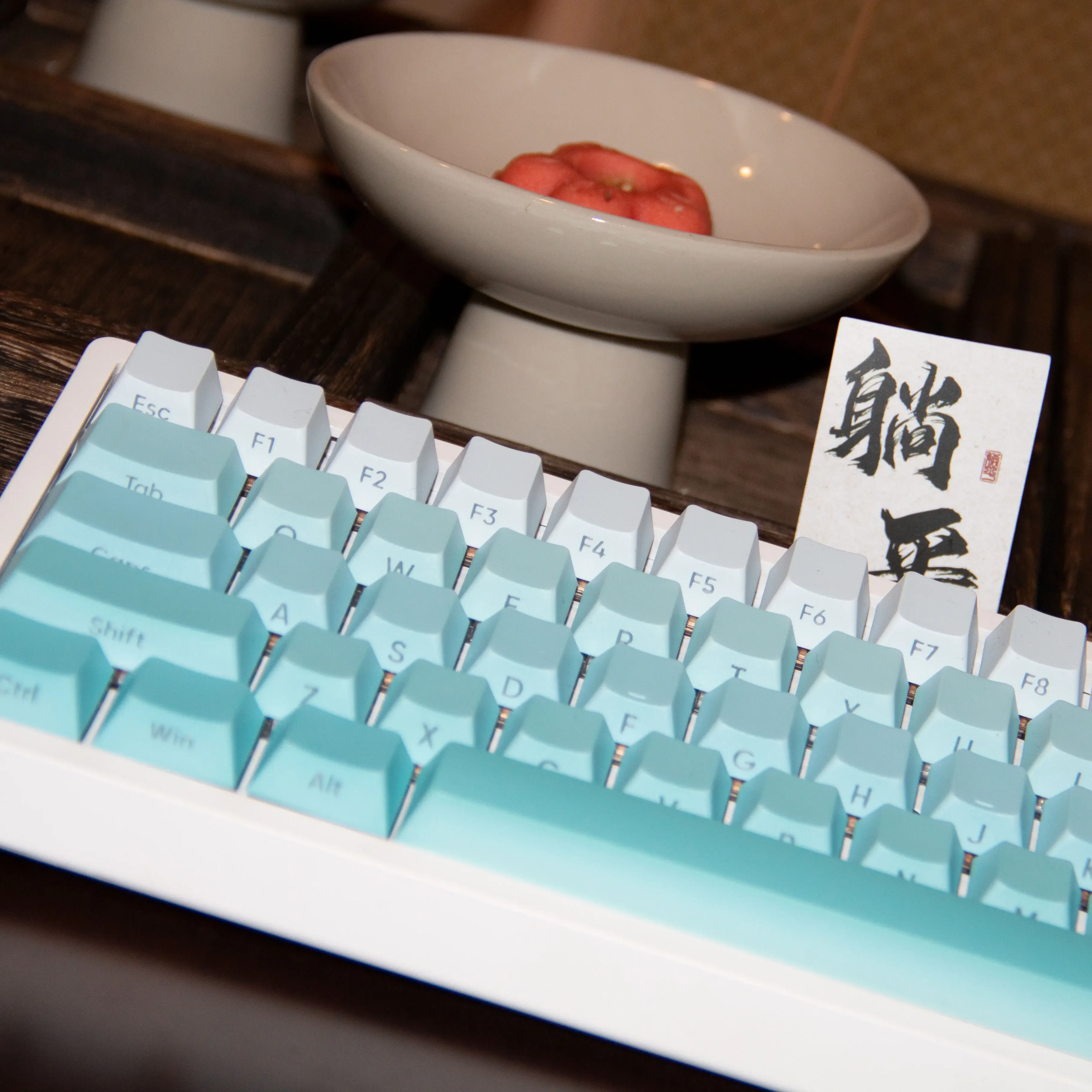 Gradual change lime engraved side engraved light-transmitting keycaps, mechanical keyboard PBT keycaps, five-sided thermal subli
Gradual change lime engraved side engraved light-transmitting keycaps, mechanical keyboard PBT keycaps, five-sided thermal subli