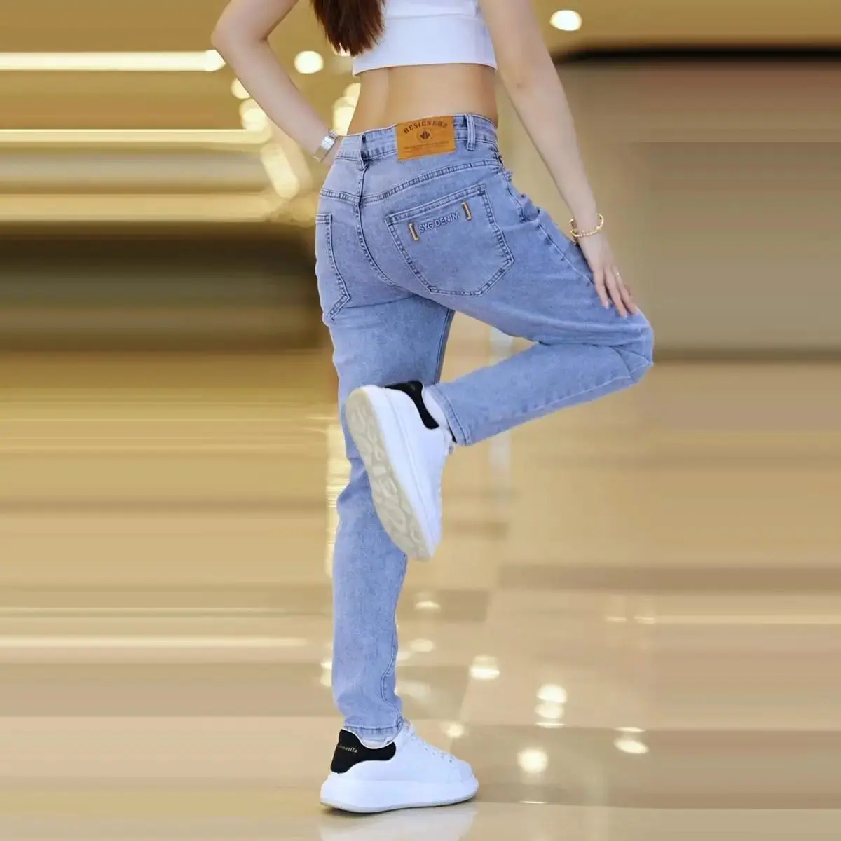 Summer Thin Lightweight Light Blue Men's Slim Fit Jeans Faionable Stretchy Korean Sle Elastic Versatile Long Pants
Summer Thin Lightweight Light Blue Men's Slim Fit Jeans Faionable Stretchy Korean Sle Elastic Versatile Long Pants