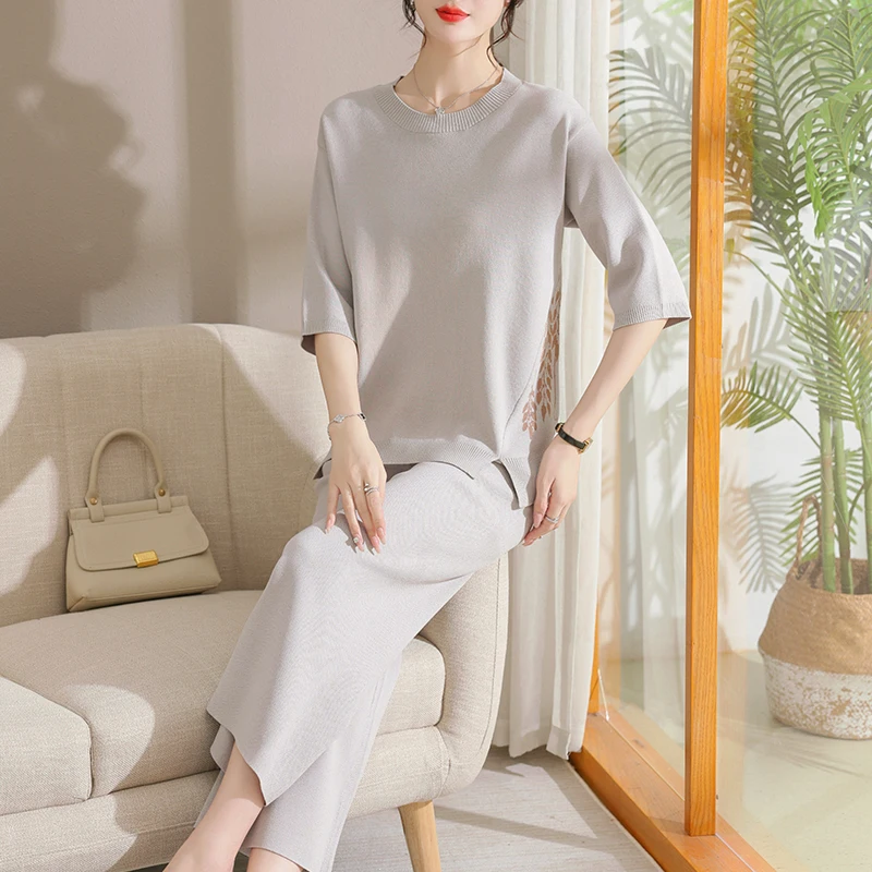 Faionable Knitted Two-Piece Set for 40 Year Old Women Autumn Wear Ele And Wide-Leg Pants Polyester Fiber round Ne
Faionable Knitted Two-Piece Set for 40 Year Old Women Autumn Wear Ele And Wide-Leg Pants Polyester Fiber round Ne