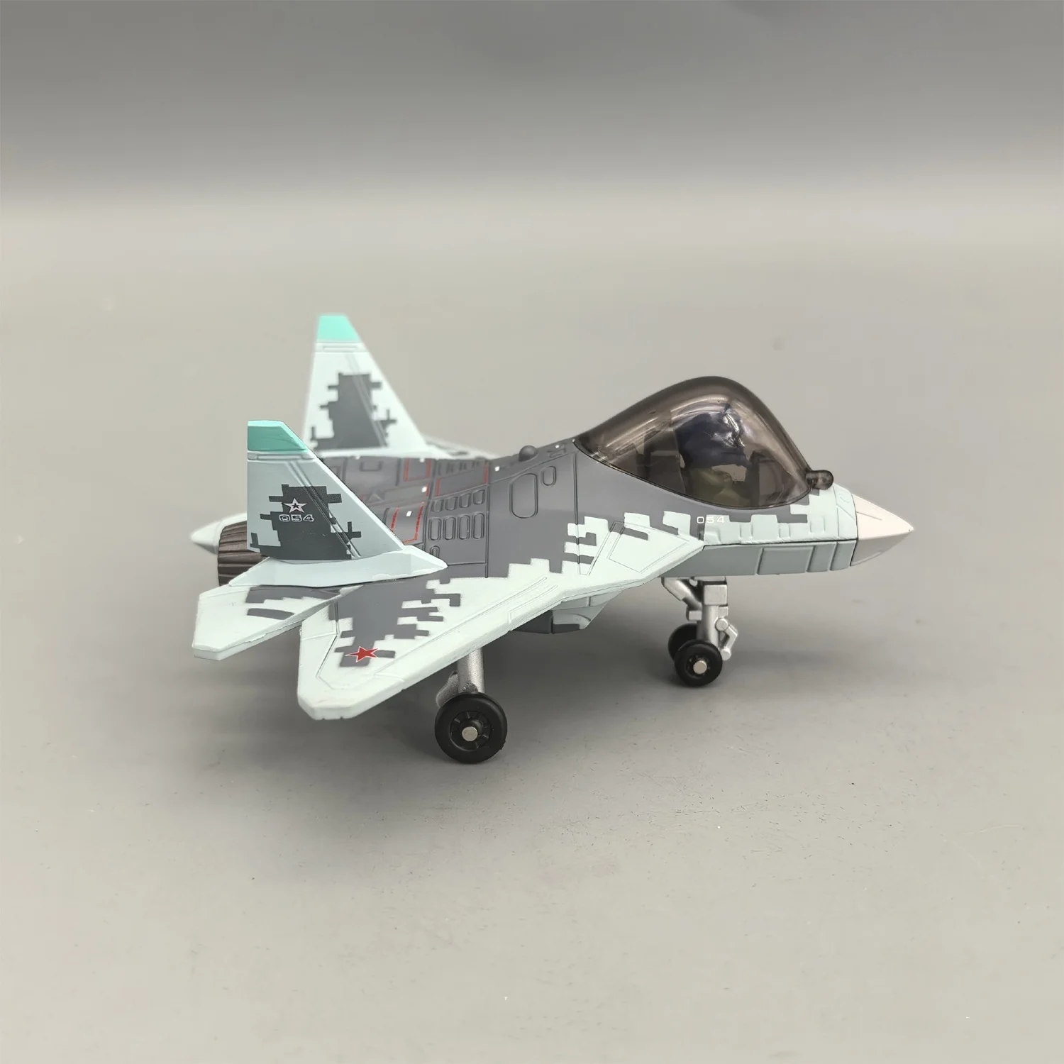 Q Военная модель самолета SU57, игрушечная модель из сплава, имитация самолета, украшение Q-самолет для любителей авиации, подарок
Q Военная модель самолета SU57, игрушечная модель из сплава, имитация самолета, украшение Q-самолет для любителей авиации, подарок