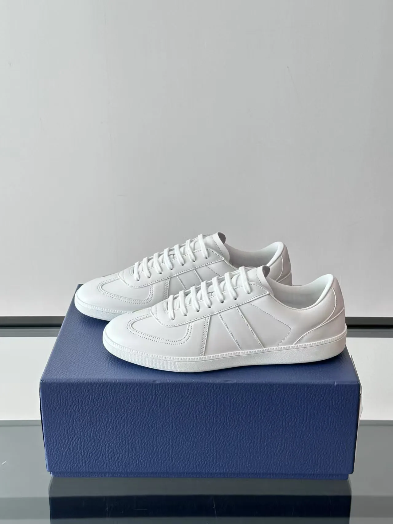 Fashionable men's shoes Running shoes Men's small white shoes Fashion shoes Men's leather sports casual breathable board shoes 2
Fashionable men's shoes Running shoes Men's small white shoes Fashion shoes Men's leather sports casual breathable board shoes 2