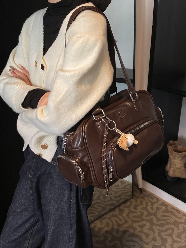 Fall Winter 2024 New Sle Bowling Motorcycle Casual Bag Multi ket High-End Soft Leather Faionable Single oulder Cross...
Fall Winter 2024 New Sle Bowling Motorcycle Casual Bag Multi ket High-End Soft Leather Faionable Single oulder Cross...