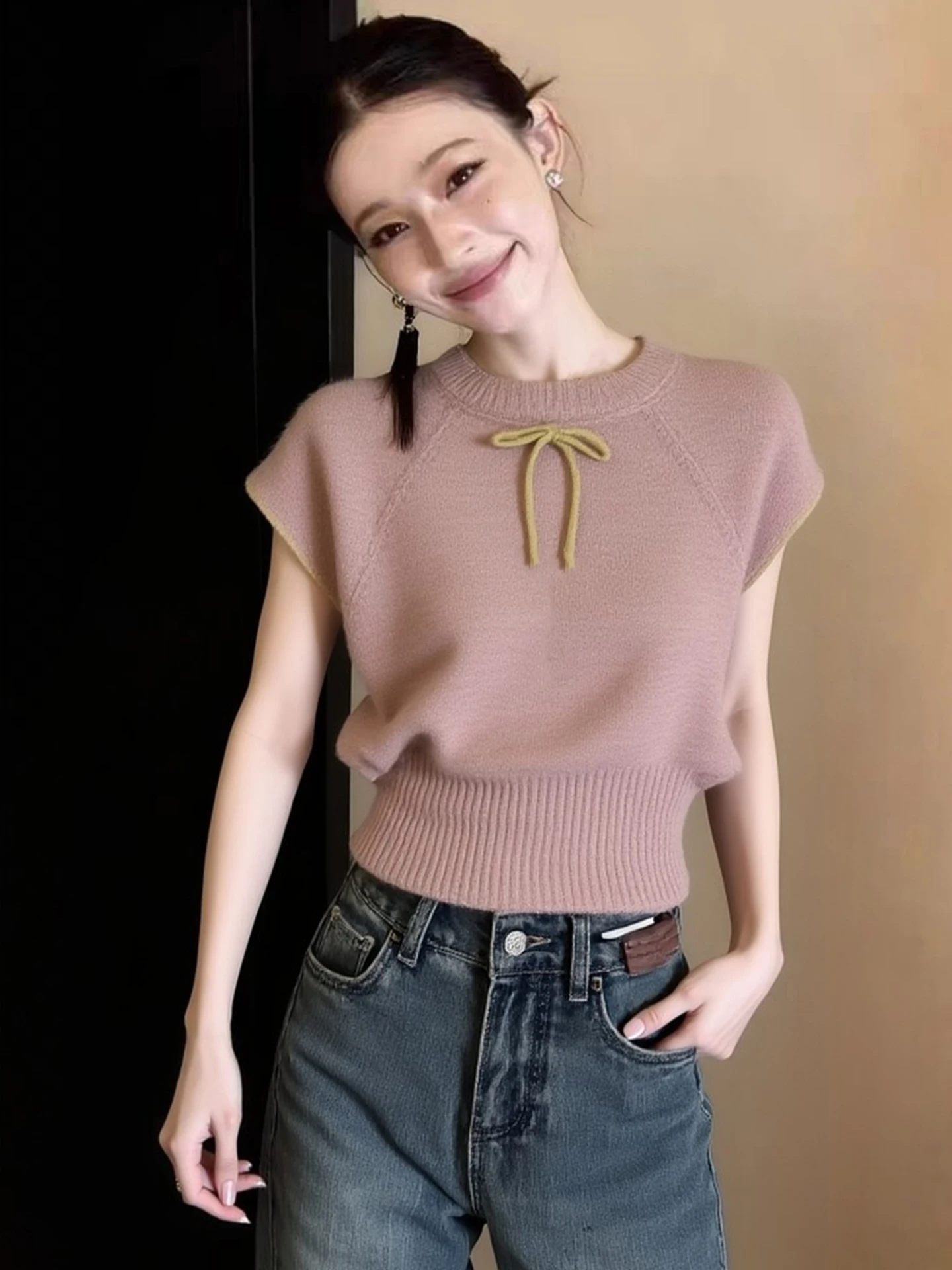 Sweet Knot Short Sleeve round Neck Knitted Sweater Versatile Gentle Style Spring Fashionable Youthful Top for Women
Sweet Knot Short Sleeve round Neck Knitted Sweater Versatile Gentle Style Spring Fashionable Youthful Top for Women