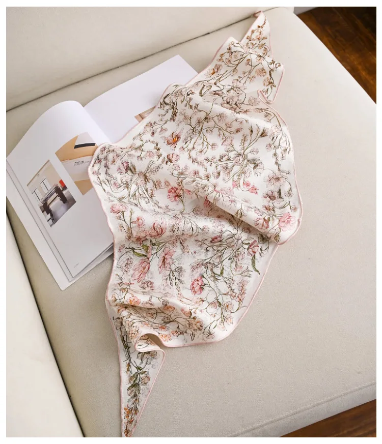 2026 Women's silk scarf Korea fashion 100% silk scarves for woman spring elegant sweet printed triangle scarf ladies accessory
2026 Women's silk scarf Korea fashion 100% silk scarves for woman spring elegant sweet printed triangle scarf ladies accessory