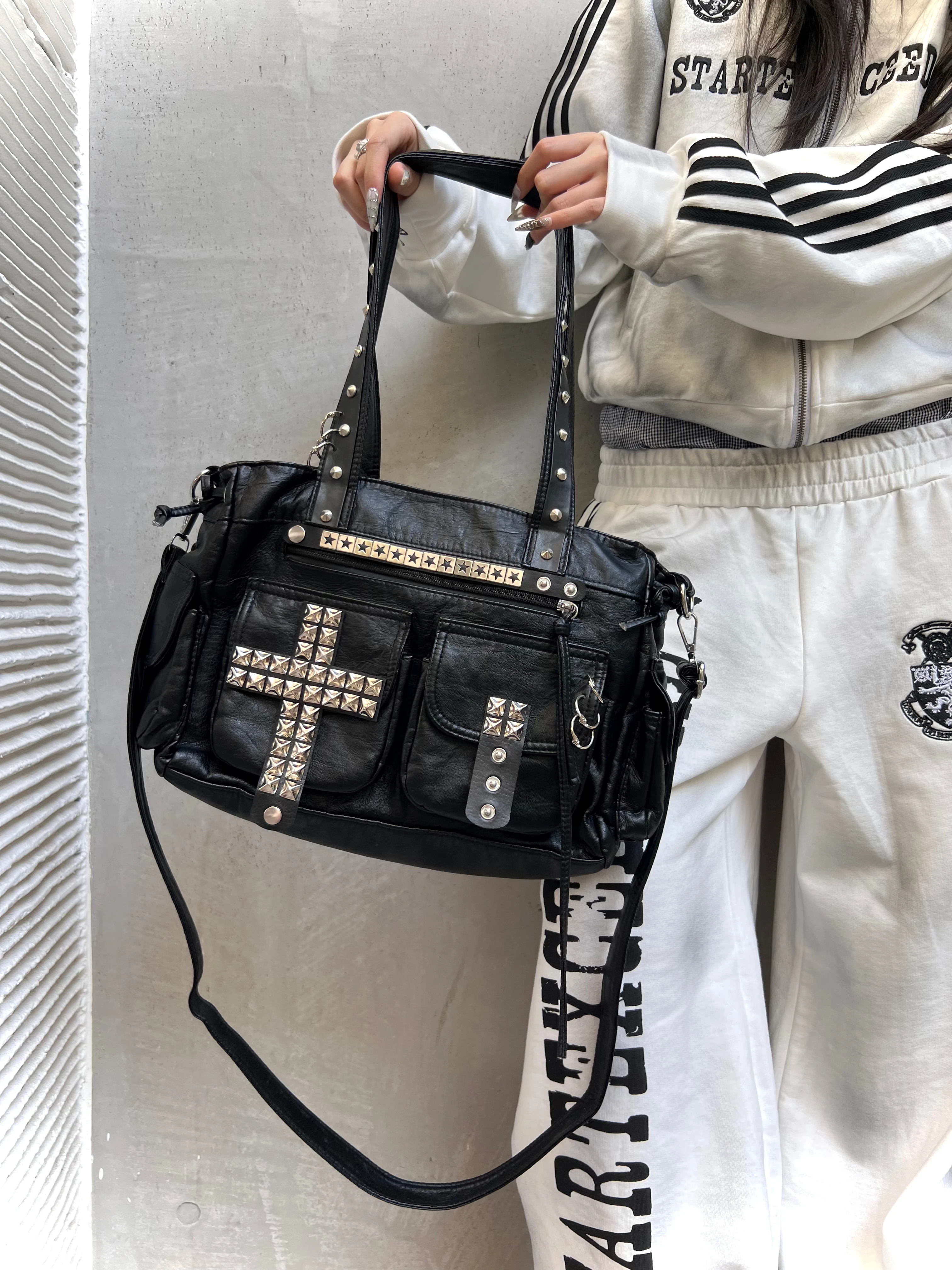 Handmade Original Design Crossbody Tote Bag Punk Style Rivet Decorated Heavy Metal Subculture Visual Handbag Unisex
Handmade Original Design Crossbody Tote Bag Punk Style Rivet Decorated Heavy Metal Subculture Visual Handbag Unisex