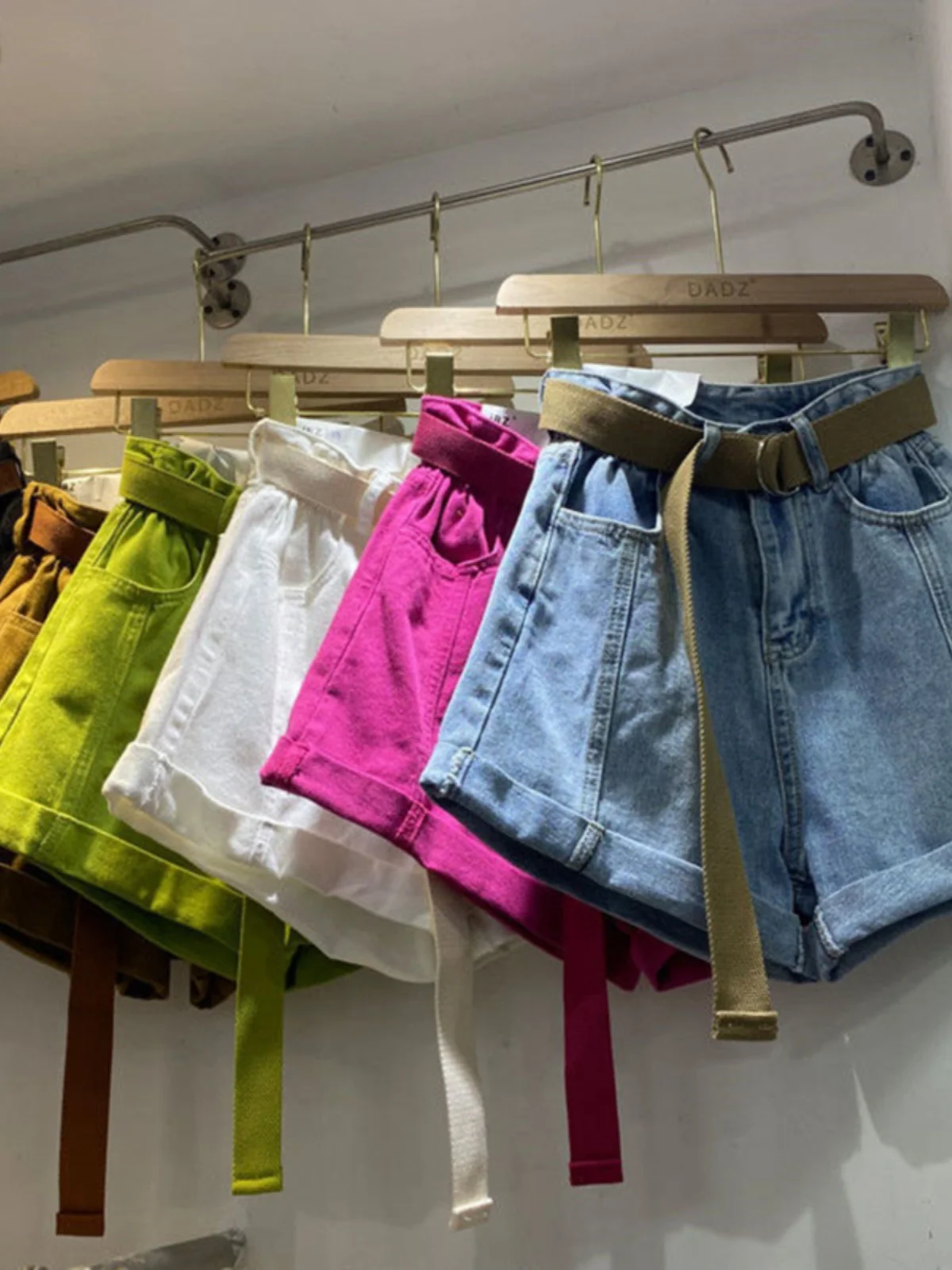 Extra Large Couples Denim orts High Waist Wide Leg Pants Summer New Sle Pure Color Cuffed Youth Faion Jeans Men Women
Extra Large Couples Denim orts High Waist Wide Leg Pants Summer New Sle Pure Color Cuffed Youth Faion Jeans Men Women