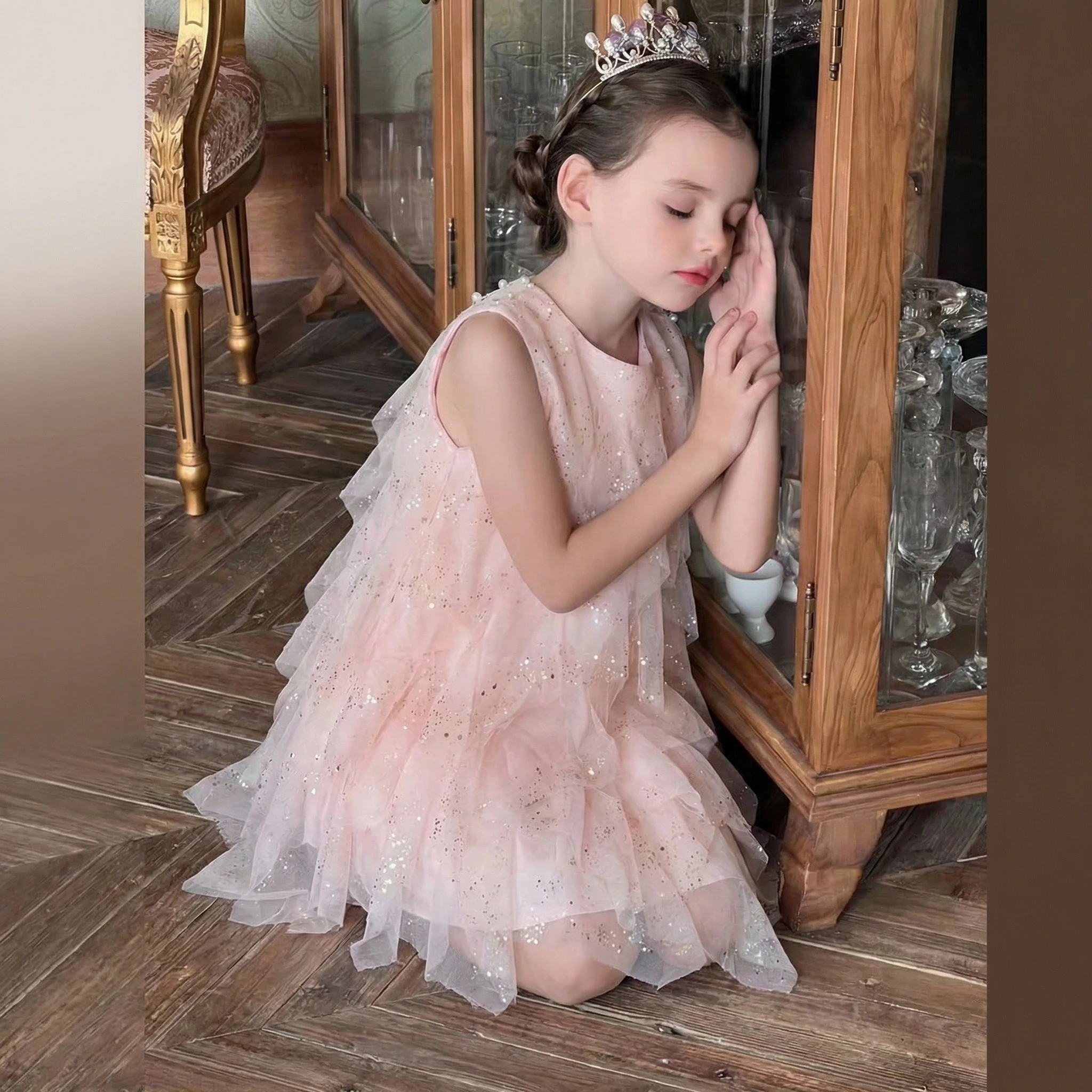 2026 Girls Pink Ruffle Tulle Dress Princess Sequin Layered Party Dress Kids Sleeveless Mesh Summer Vestidos Children Casual Gown
2026 Girls Pink Ruffle Tulle Dress Princess Sequin Layered Party Dress Kids Sleeveless Mesh Summer Vestidos Children Casual Gown