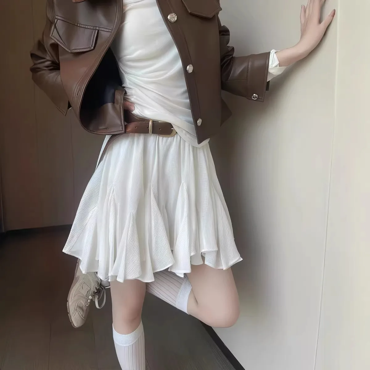 Women's 2026 Spring New Arrival White Irregular Pleated Midi Skirt, High Waist Versatile Elegant A-line Short Skirt
Women's 2026 Spring New Arrival White Irregular Pleated Midi Skirt, High Waist Versatile Elegant A-line Short Skirt