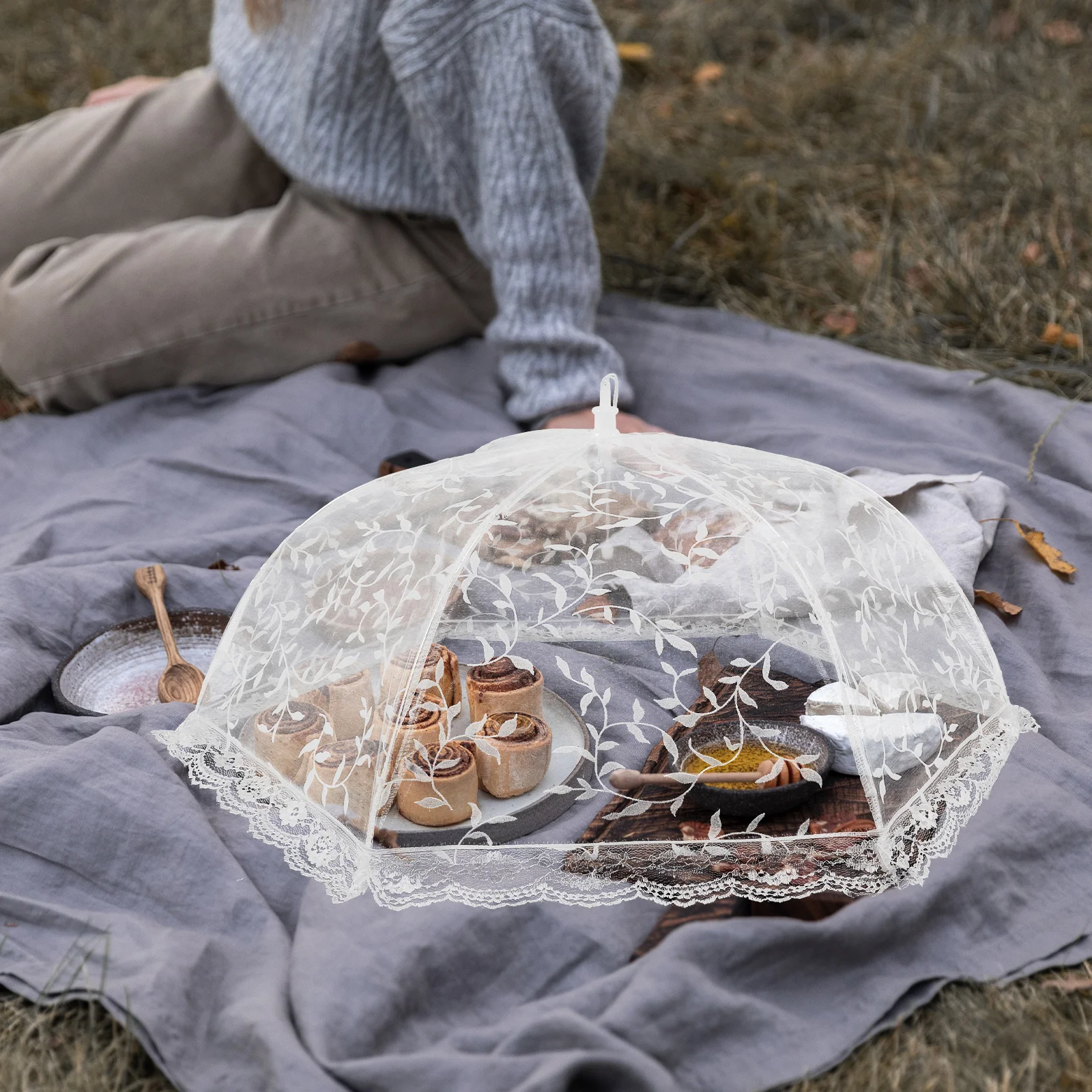Anti-fly Cabbage Cover Food Dust Cover Decorative Kitchen Protector Plastic Table Large Size Foldable Reusable Suitable Home
Anti-fly Cabbage Cover Food Dust Cover Decorative Kitchen Protector Plastic Table Large Size Foldable Reusable Suitable Home