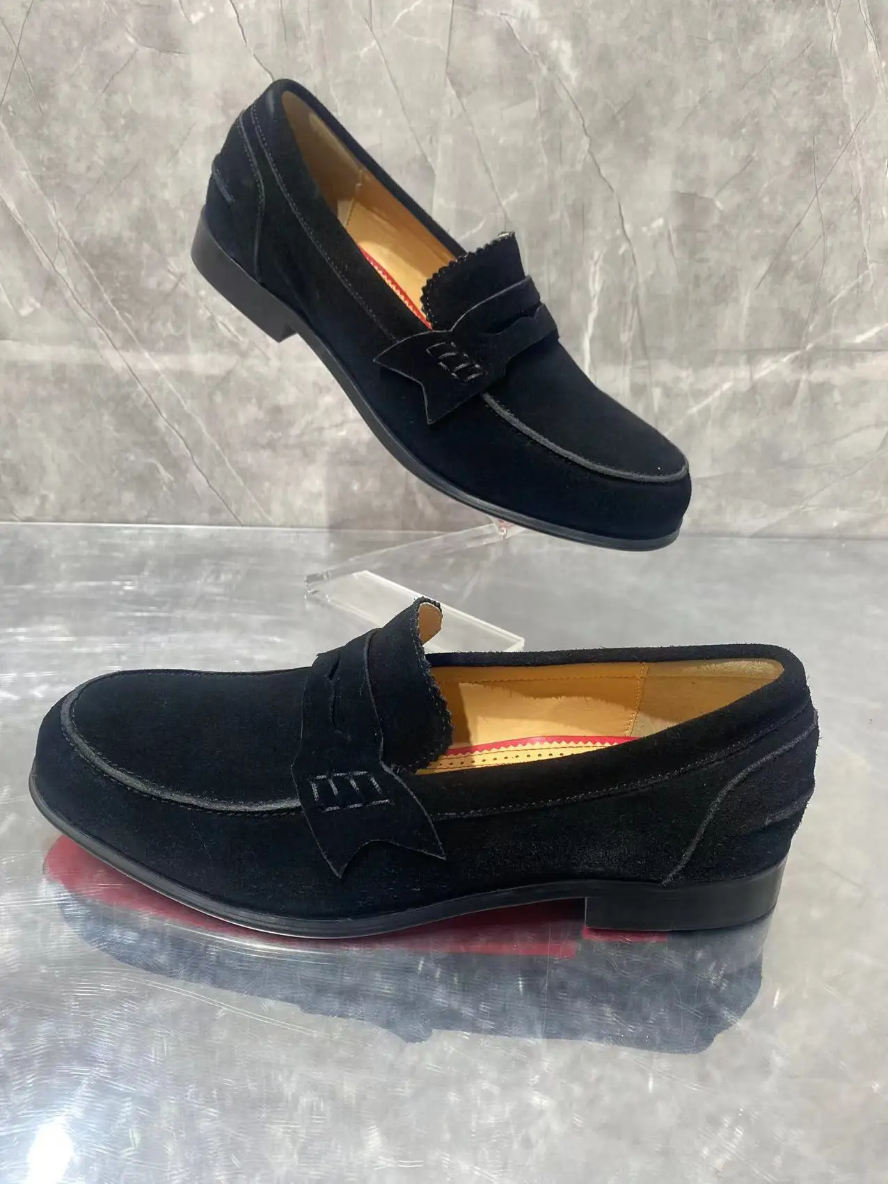 Black Suede Loafers Men's Spring Autumn British Style Shoes New Shoes Comfortable Slip-On Light Casual Shoes Large Size 40-48
Black Suede Loafers Men's Spring Autumn British Style Shoes New Shoes Comfortable Slip-On Light Casual Shoes Large Size 40-48