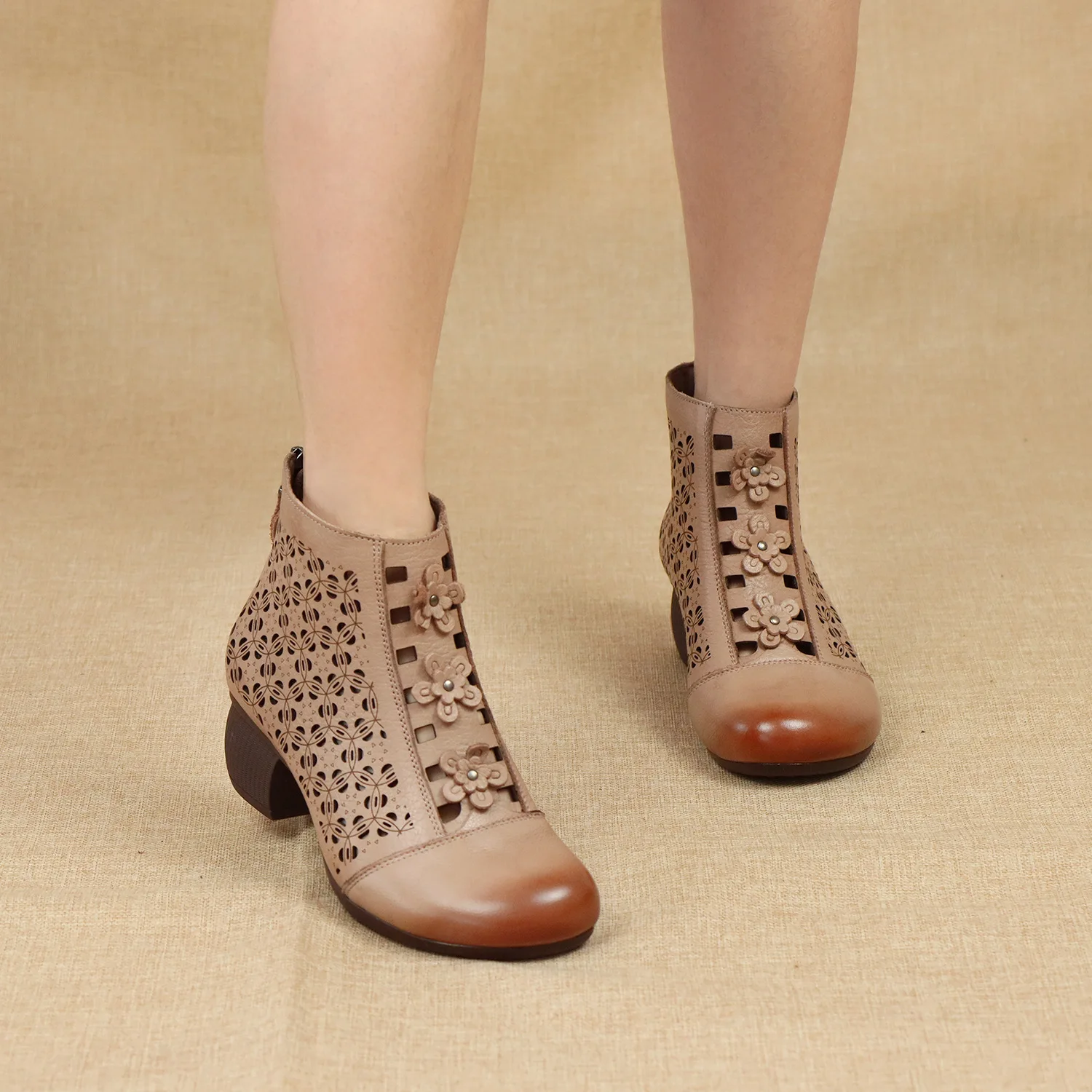 Spring/Summer Mom Genuine Leather Retro Sandals Boots Comfortable Hollow Soft Sole Medium Thick Heels Women's Boots
Spring/Summer Mom Genuine Leather Retro Sandals Boots Comfortable Hollow Soft Sole Medium Thick Heels Women's Boots