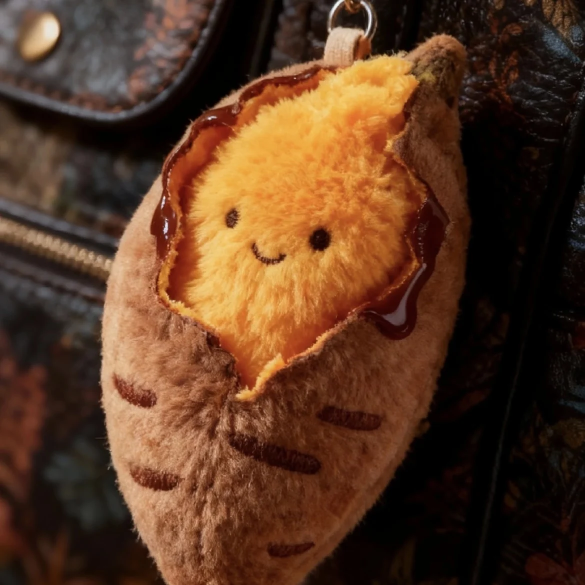 Creative Cute Autumn Winter Seasonal Sweet Potato Creative Gift Plush Hanging Ornament Leak Fill Baked Sweet Potato Doll
Creative Cute Autumn Winter Seasonal Sweet Potato Creative Gift Plush Hanging Ornament Leak Fill Baked Sweet Potato Doll