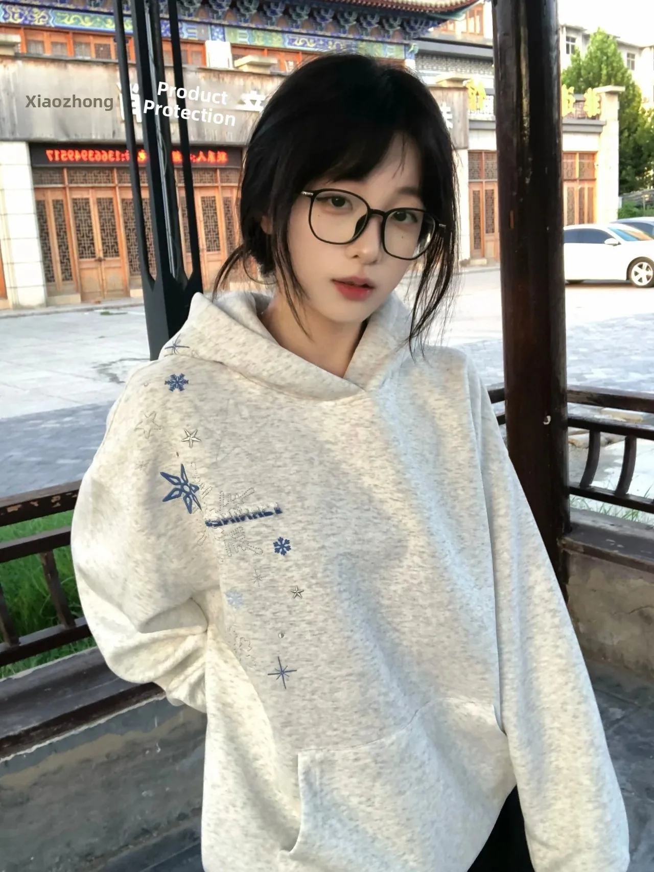 Heavyweight Pure Cotton Snowflake Embroidery Hoodie Women's Loose Design High Street Outerwear Autumn Winter New Style
Heavyweight Pure Cotton Snowflake Embroidery Hoodie Women's Loose Design High Street Outerwear Autumn Winter New Style