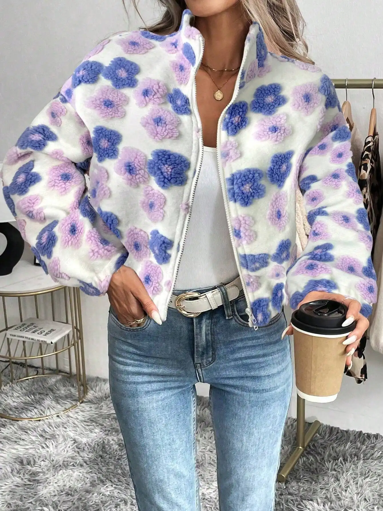 Women's Floral Print Sherpa Zip Front Stand Collar Warm Jacket for Fall Winter Casual Wear
Women's Floral Print Sherpa Zip Front Stand Collar Warm Jacket for Fall Winter Casual Wear