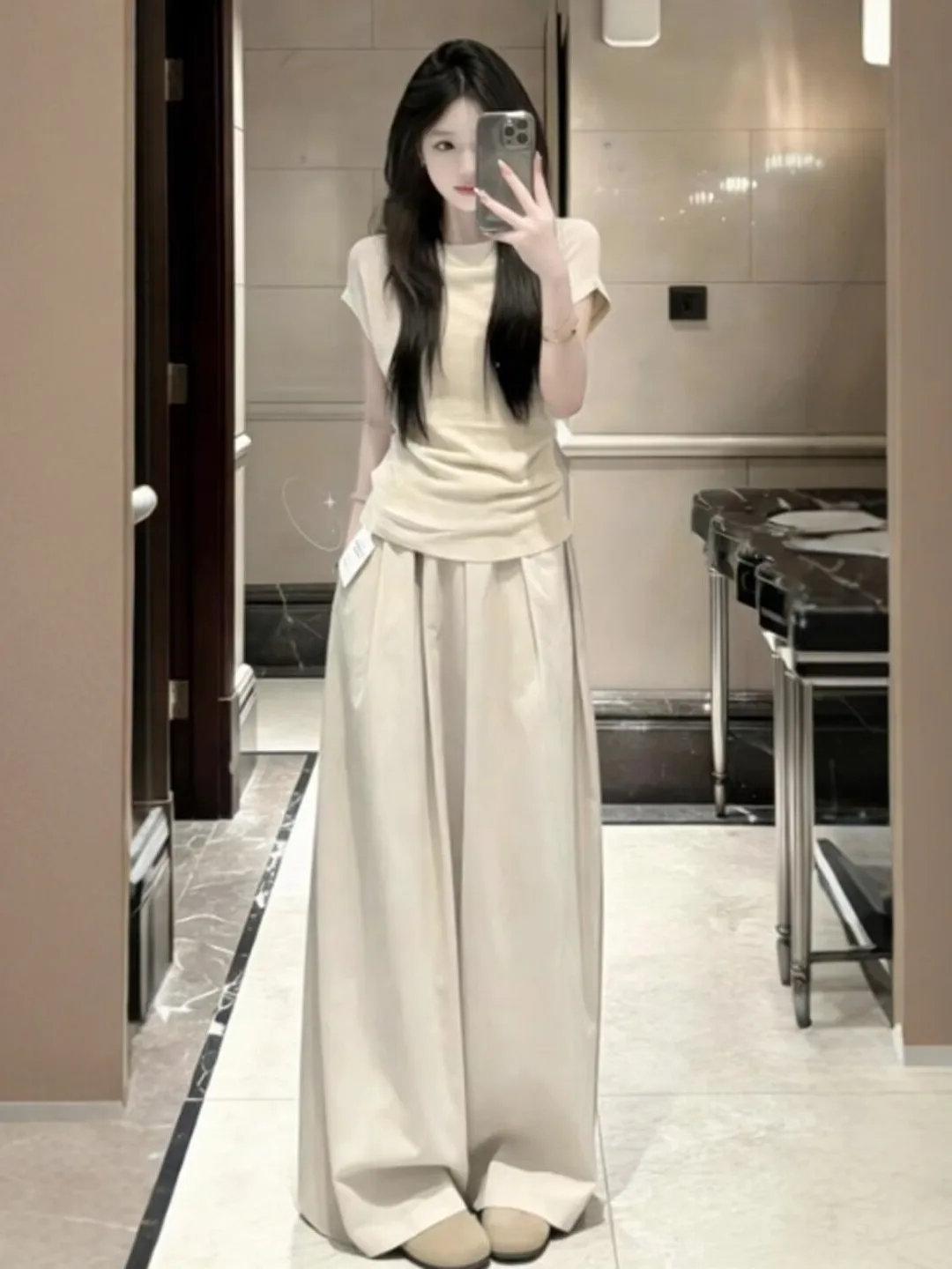 Fashionable Two-Piece Set Casual Pants Top Quality Summer Outfit Elegant Style Comfortable Cotton Blend Retro Style T-Shirt
Fashionable Two-Piece Set Casual Pants Top Quality Summer Outfit Elegant Style Comfortable Cotton Blend Retro Style T-Shirt