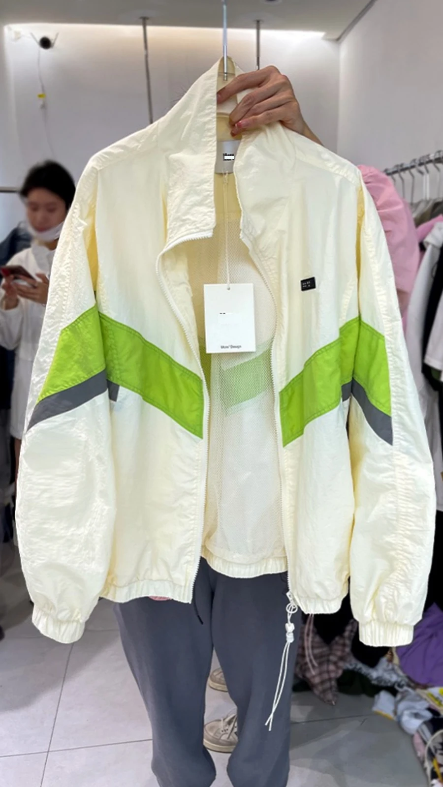 Ультратонкое женское летнее уличное пальто с защитой от ультрафиолета контрастного цвета, свободное дышащее солнцезащитное пальто с воротником-стойкой
Ультратонкое женское летнее уличное пальто с защитой от ультрафиолета контрастного цвета, свободное дышащее солнцезащитное пальто с воротником-стойкой