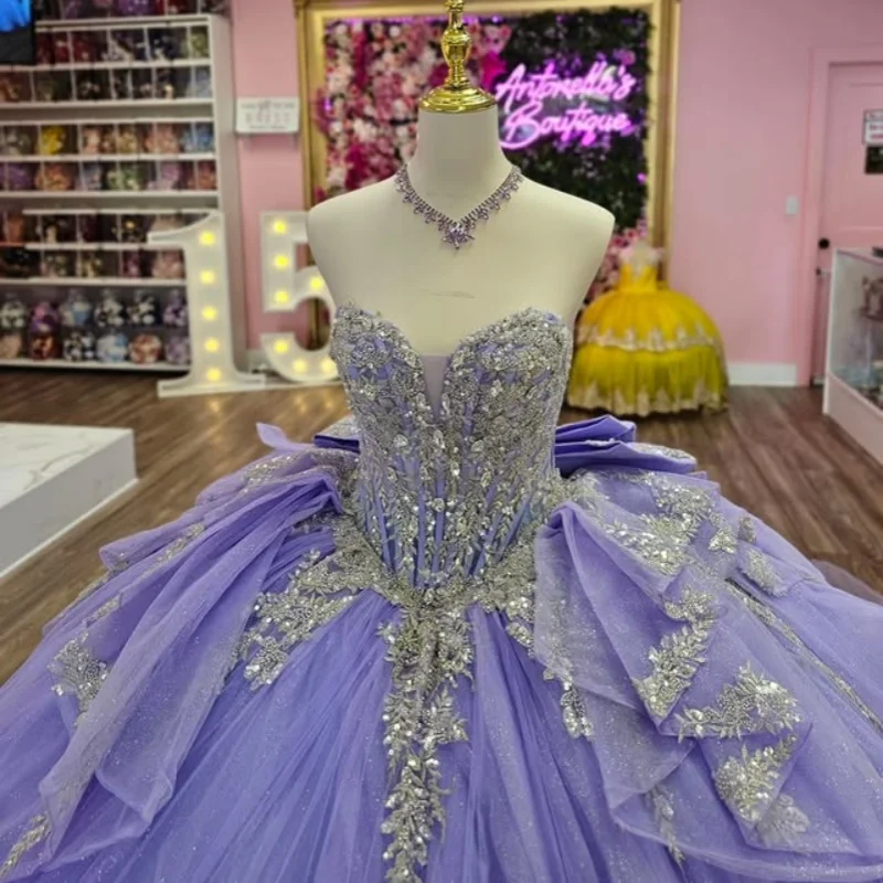 Customized Shiny Lavender Purple Quinceanera Dresses Off the Shoulder sequin applique Long tail Tull Bow Vestido 15 Quinceanera
Customized Shiny Lavender Purple Quinceanera Dresses Off the Shoulder sequin applique Long tail Tull Bow Vestido 15 Quinceanera