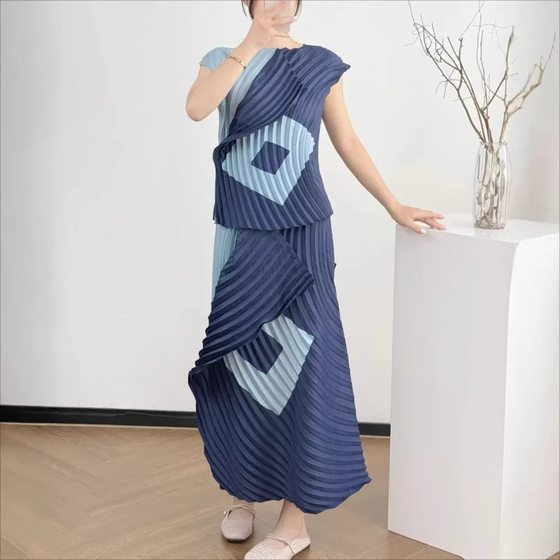 Miyake Pleated T-Shirt 2026 Summer New T-Shirt Color Block Print Irregular Fashion Skirt 2-Piece Set Women's Stretch Clothing
Miyake Pleated T-Shirt 2026 Summer New T-Shirt Color Block Print Irregular Fashion Skirt 2-Piece Set Women's Stretch Clothing