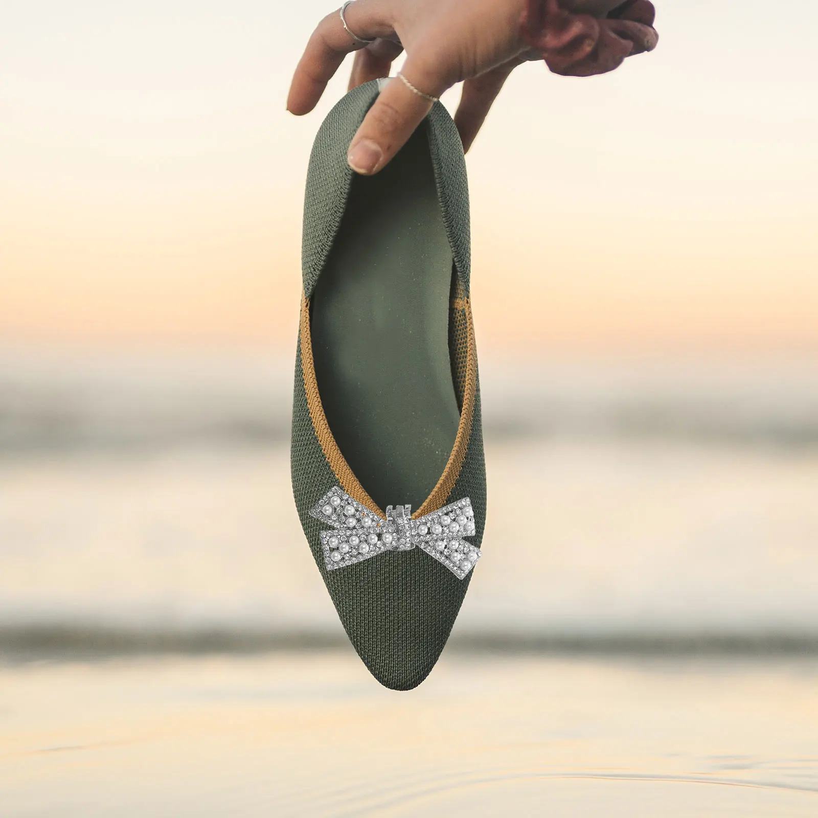 Classic Bow Clips Bridal Decorative Pearls High Heel Accessories Reusable Shoe Buckle Bride Shoe Embellishments
Classic Bow Clips Bridal Decorative Pearls High Heel Accessories Reusable Shoe Buckle Bride Shoe Embellishments
