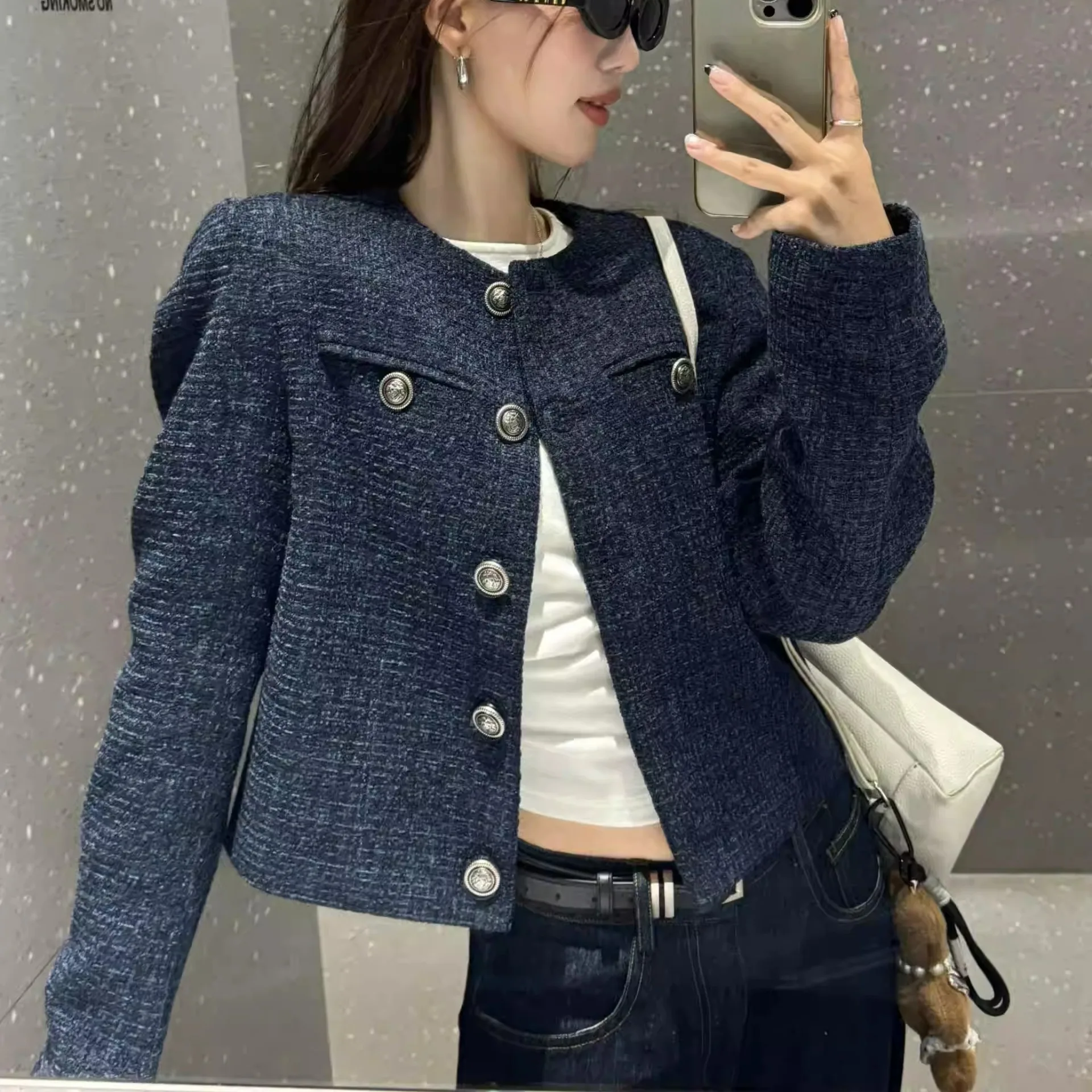 Casual Loose Long Sve ort Coat Women's Faion Autumn New Sle Single Button Retro High-End Feeling Ele Top Trendy
Casual Loose Long Sve ort Coat Women's Faion Autumn New Sle Single Button Retro High-End Feeling Ele Top Trendy