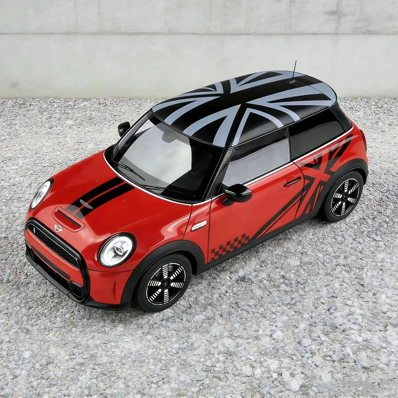 Металлическая коллекционная модель автомобиля Mini Countryman Cooper S F56 в масштабе 1:18, имитация, игрушка для детей, подарок на день рождения, для дома
Металлическая коллекционная модель автомобиля Mini Countryman Cooper S F56 в масштабе 1:18, имитация, игрушка для детей, подарок на день рождения, для дома