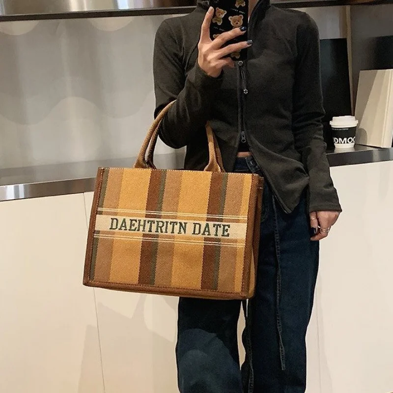 Elegant Ladies Handbag Made Of Cowhide Leather Featuring Elegant Liechtenstein Casual Vintage Lightweight Daily Style
Elegant Ladies Handbag Made Of Cowhide Leather Featuring Elegant Liechtenstein Casual Vintage Lightweight Daily Style