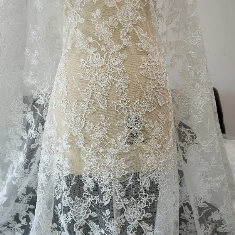 Edge thread lace cheongsam wedding dress dress, skirt, veil, headwear accessories, DIY fabric
Edge thread lace cheongsam wedding dress dress, skirt, veil, headwear accessories, DIY fabric