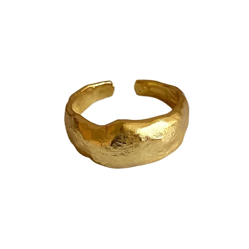 Sterling silver irregular hammer ring niche design gold light luxury high-end ring
Sterling silver irregular hammer ring niche design gold light luxury high-end ring