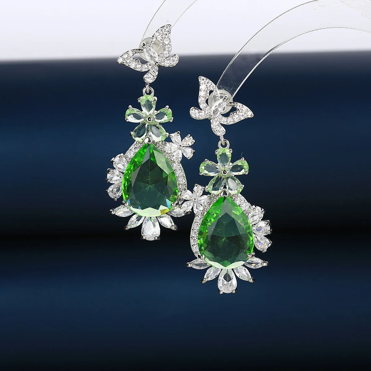 925 Silver Needle Luxury Butterfly Flower Green Gemstone Drop Earrings, Elegant Bridal Wedding Jewelry Gift for Women
925 Silver Needle Luxury Butterfly Flower Green Gemstone Drop Earrings, Elegant Bridal Wedding Jewelry Gift for Women