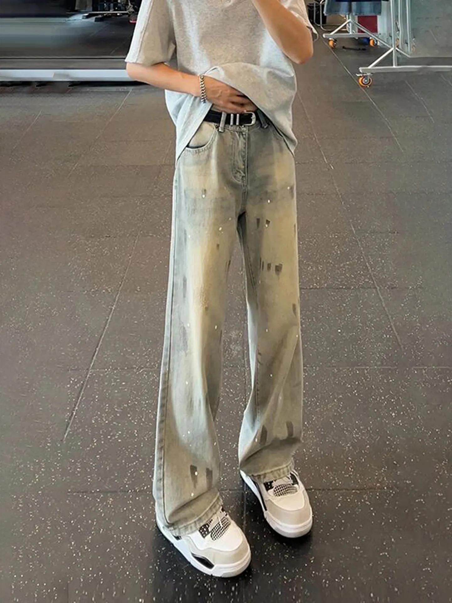 Retro Blue Dyed Men's Jeans Trendy Street Style Slim Fit High Waist Casual Wear Resistant Wear for Teenagers Spring Season
Retro Blue Dyed Men's Jeans Trendy Street Style Slim Fit High Waist Casual Wear Resistant Wear for Teenagers Spring Season