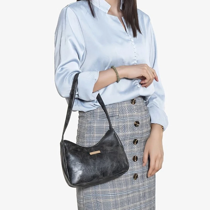 Solid Color PU Leather Armpit Bag Lightweight Handbag Women's Handbag Shoulder Bag Mobile Phone Bag
Solid Color PU Leather Armpit Bag Lightweight Handbag Women's Handbag Shoulder Bag Mobile Phone Bag