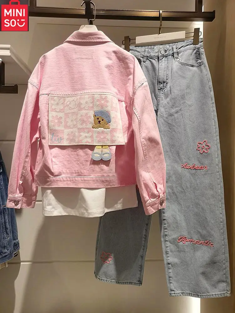 MINISO, новое корейское издание, легкий роскошный дизайн, маленькое розовое модное ковбойское пальто, женская одежда
MINISO, новое корейское издание, легкий роскошный дизайн, маленькое розовое модное ковбойское пальто, женская одежда